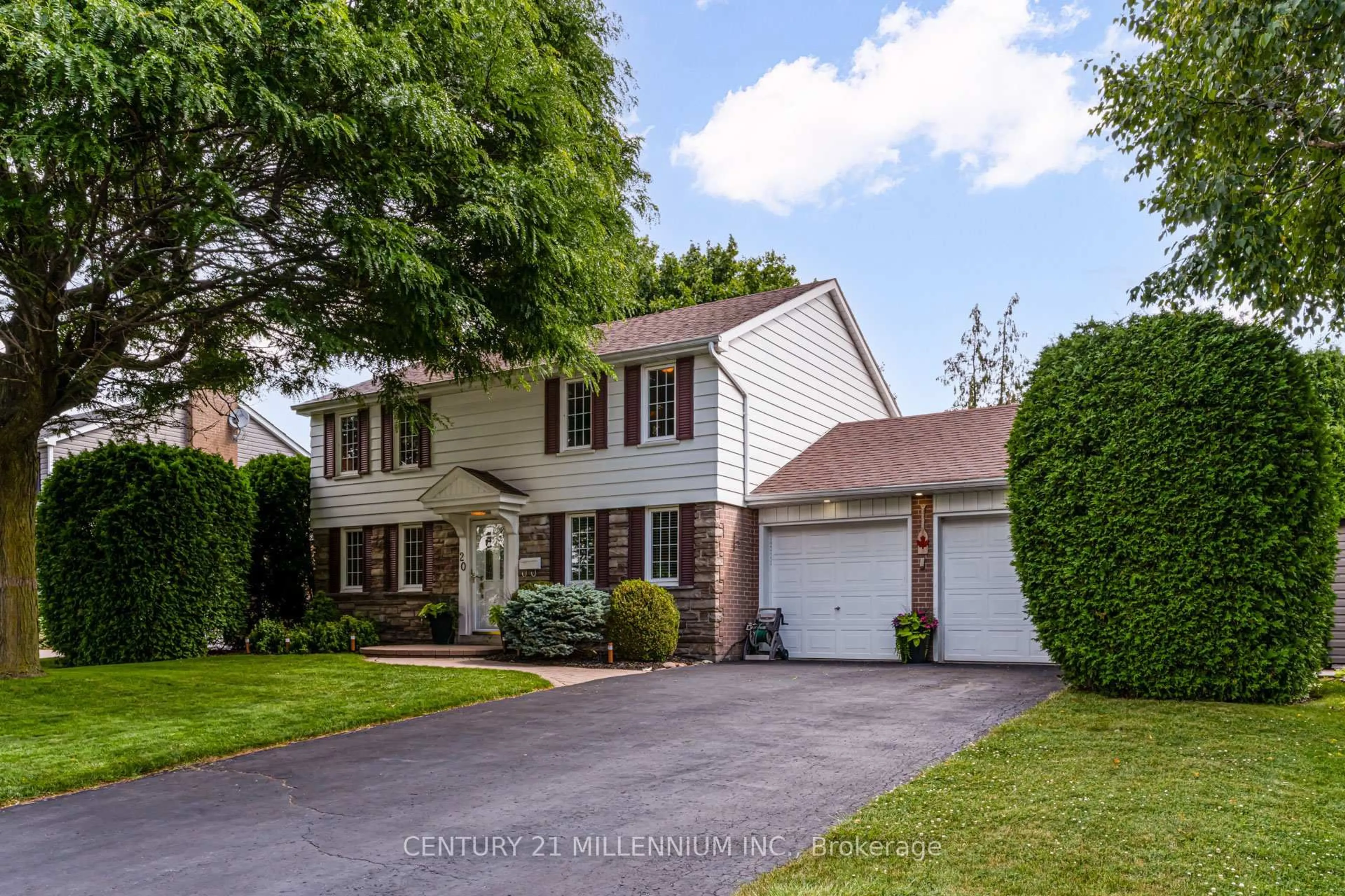 Home with vinyl exterior material, street for 20 Alderway Ave, Brampton Ontario L6Y 2B7