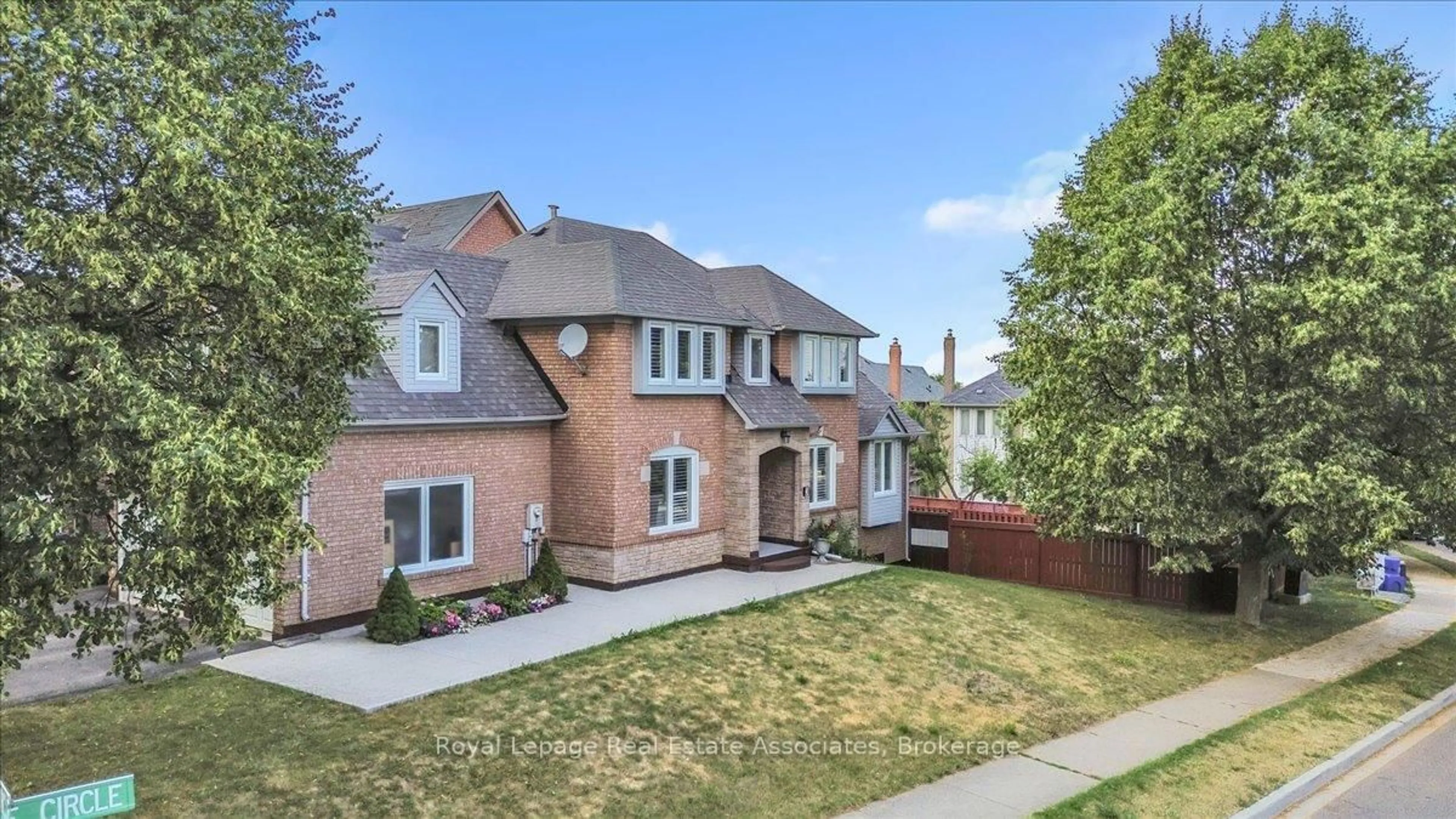 Home with brick exterior material, street for 3 Stoneledge Circ, Brampton Ontario L6R 1G8