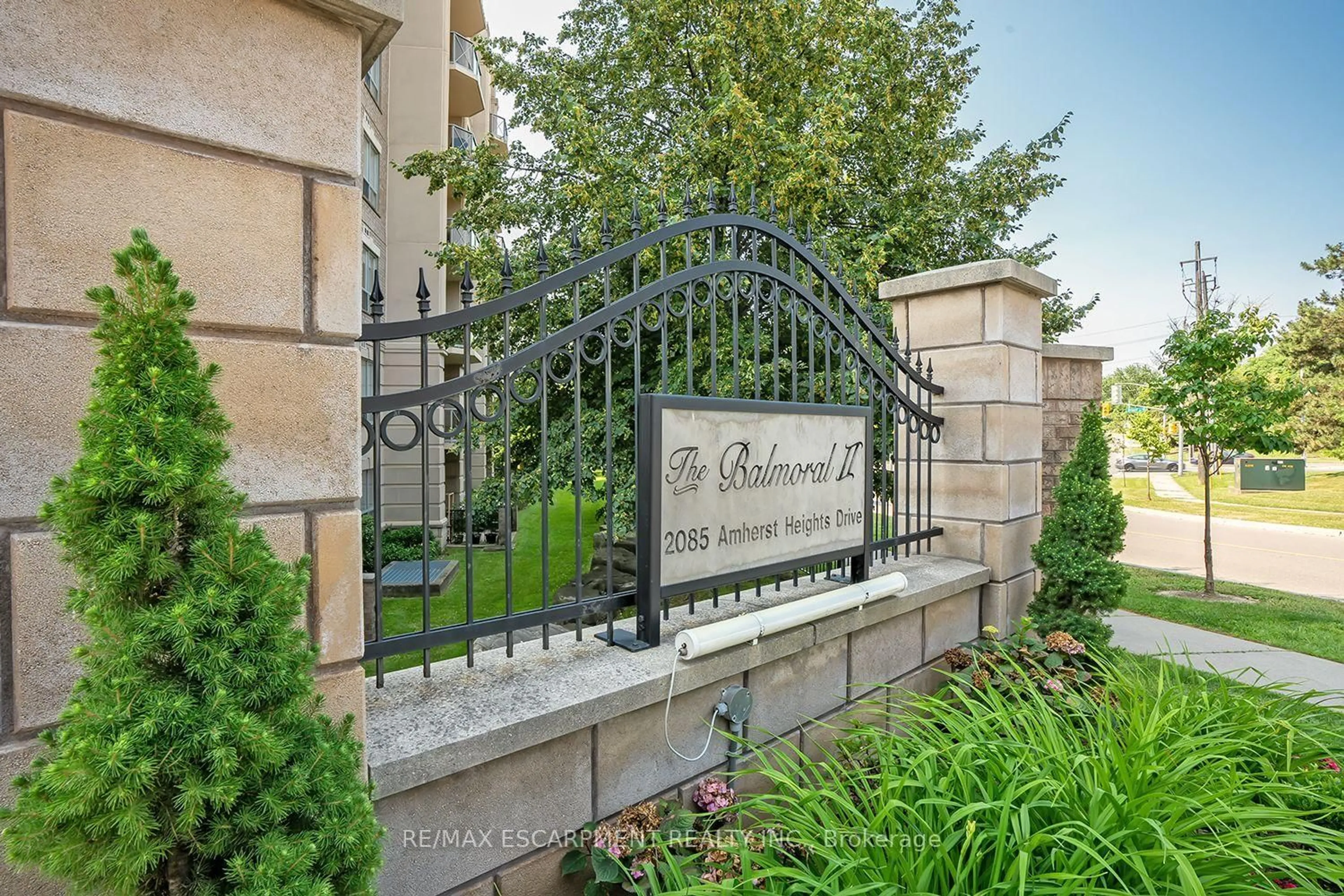 Indoor entryway for 2085 Amherst Heights Dr #108, Burlington Ontario L7P 5C2