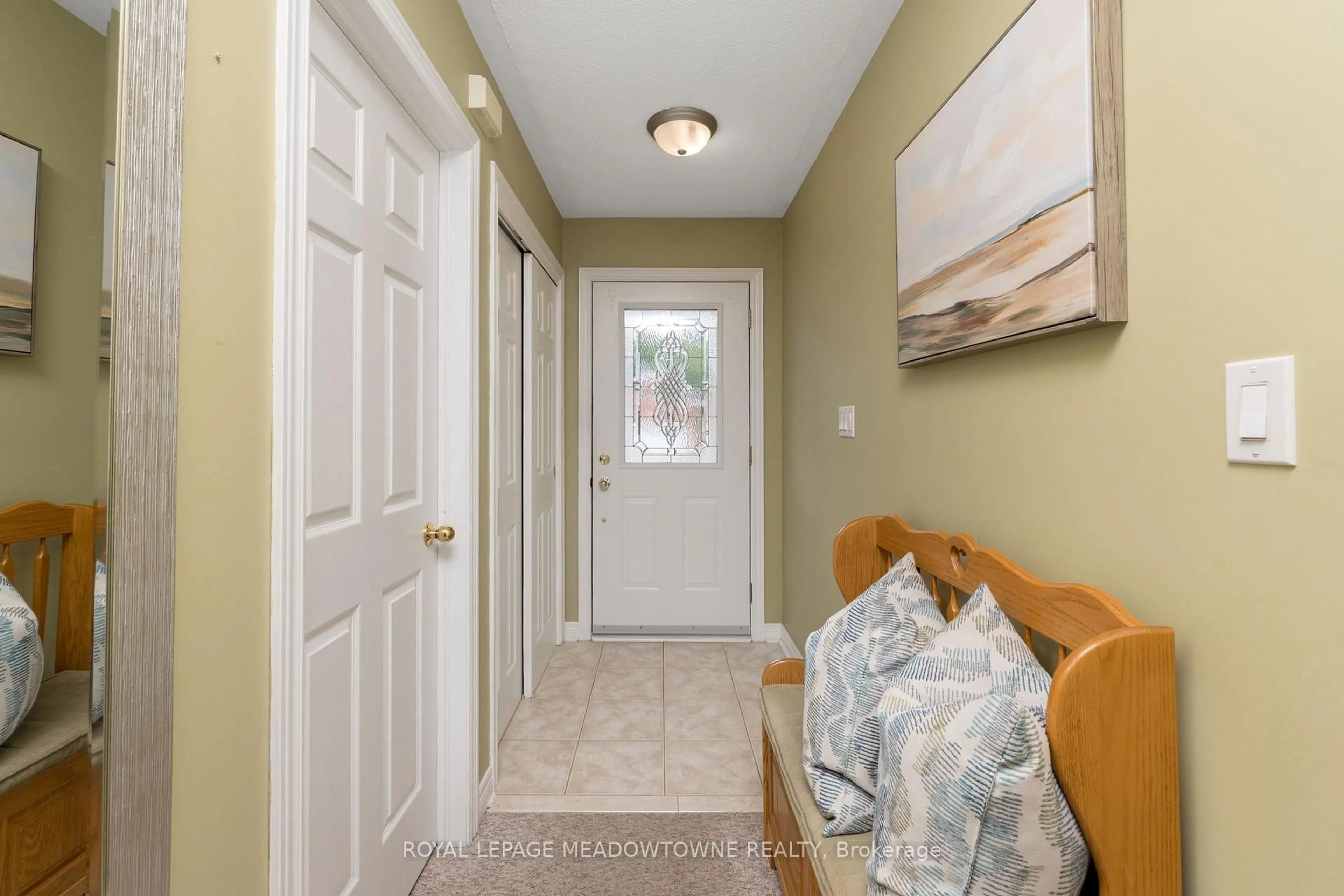 Indoor entryway for 346 Centennial Forest Dr, Milton Ontario L9T 5X3