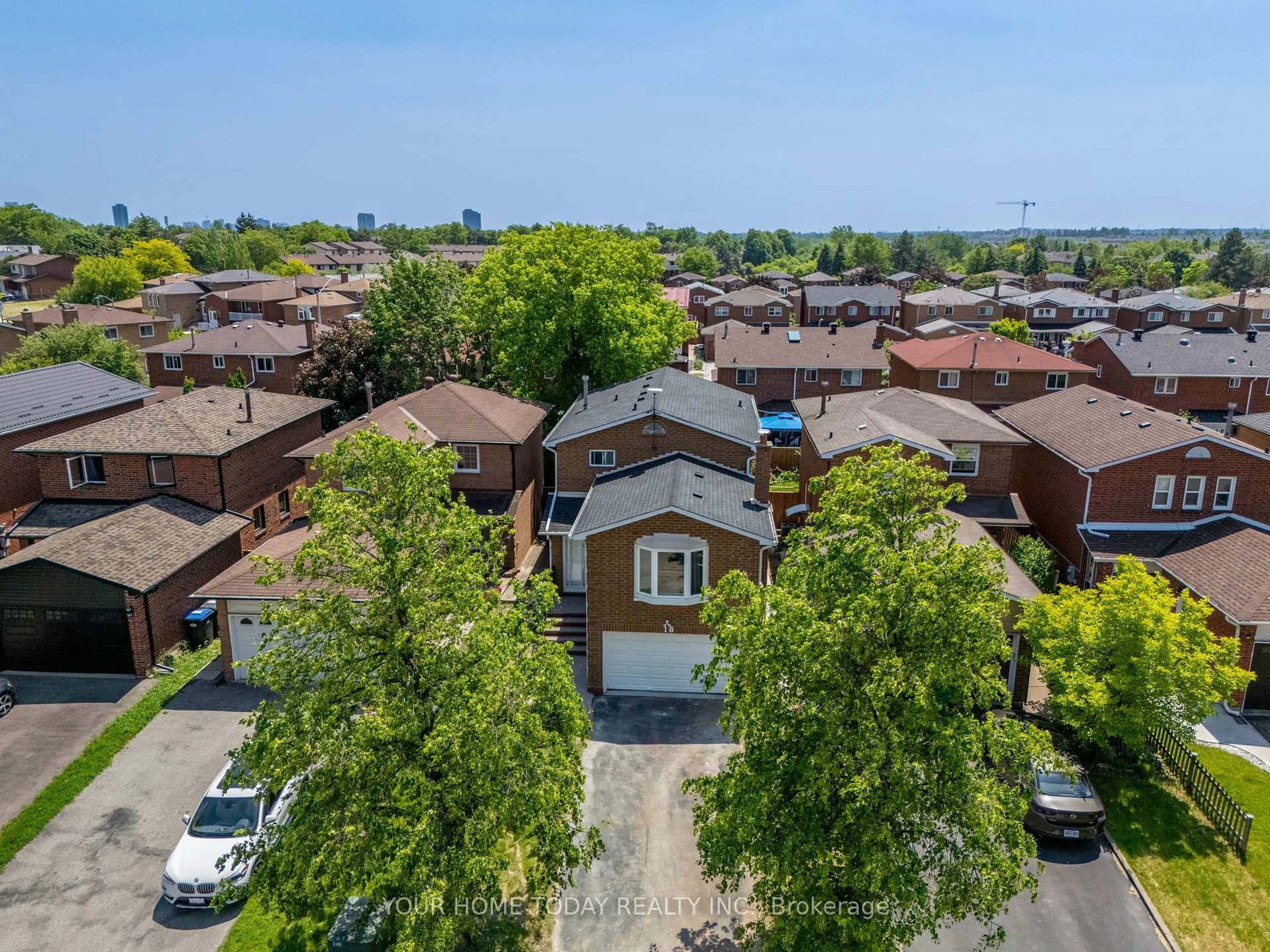A pic from outside/outdoor area/front of a property/back of a property/a pic from drone, street for 18 Alabaster Dr, Brampton Ontario L6V 4E4