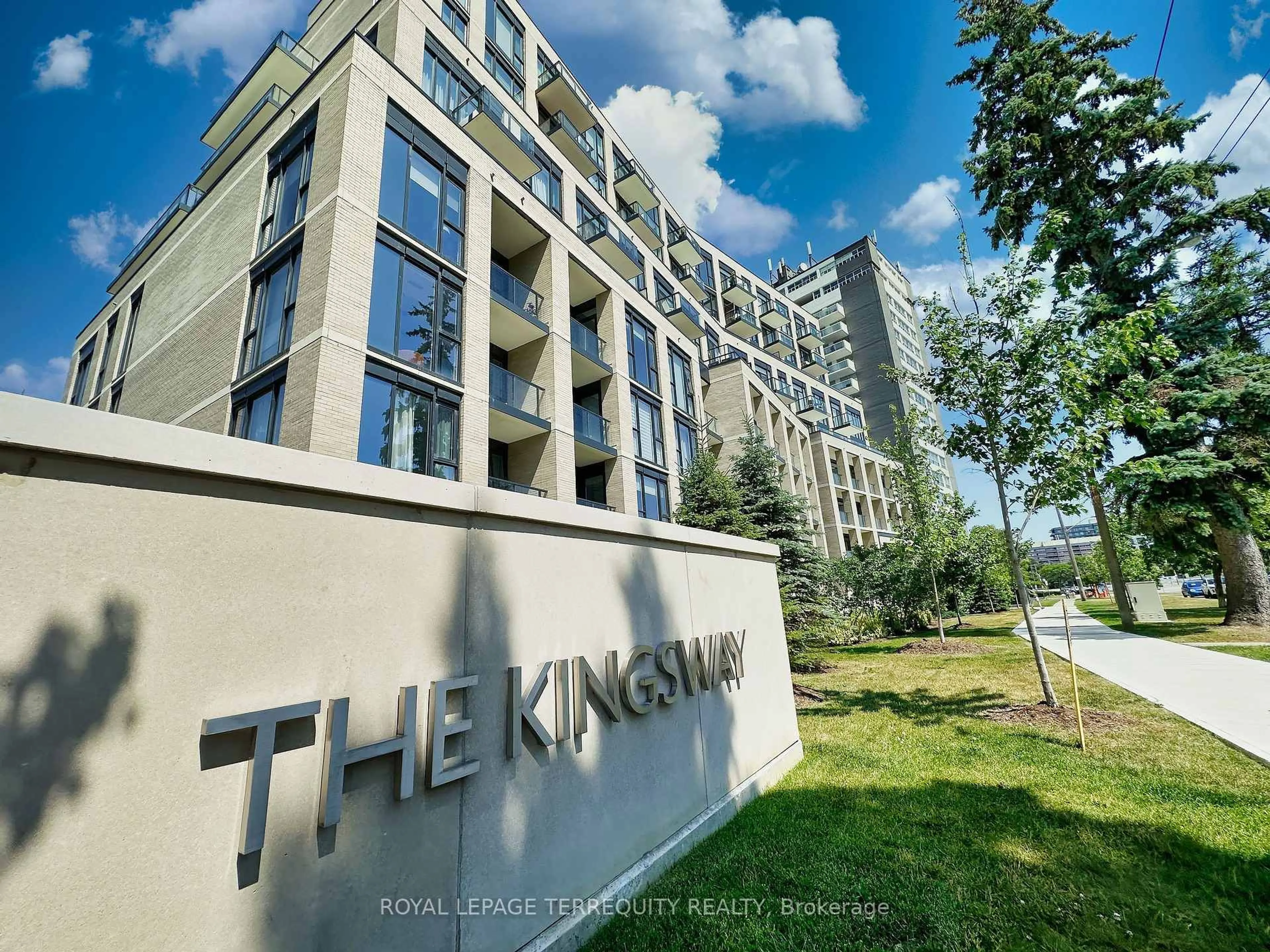 Indoor foyer for 293 The Kingsway #615, Toronto Ontario M9A 0E8