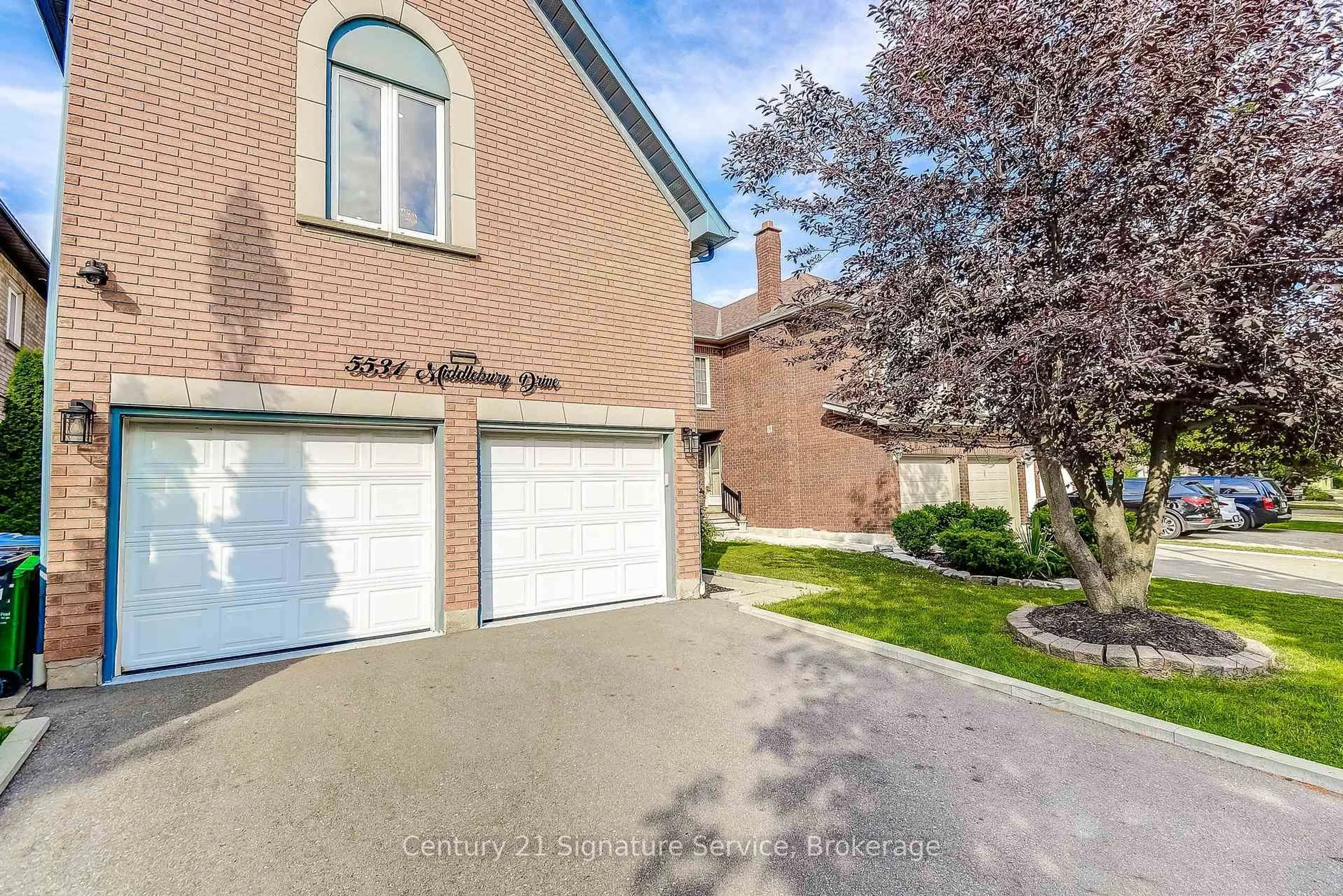 Home with brick exterior material, street for 5531 Middlebury Dr, Mississauga Ontario L5M 5G7