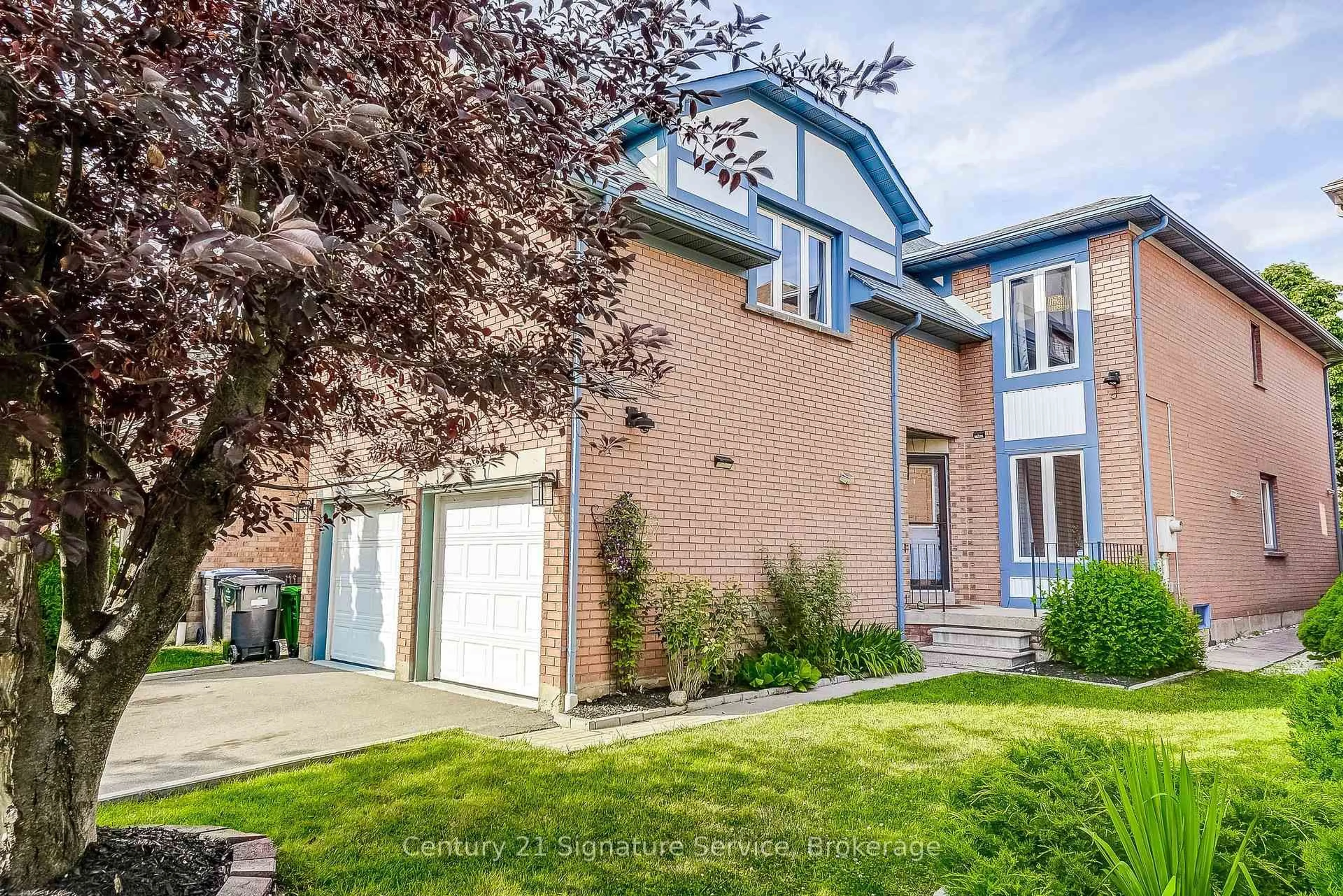 Home with brick exterior material, street for 5531 Middlebury Dr, Mississauga Ontario L5M 5G7