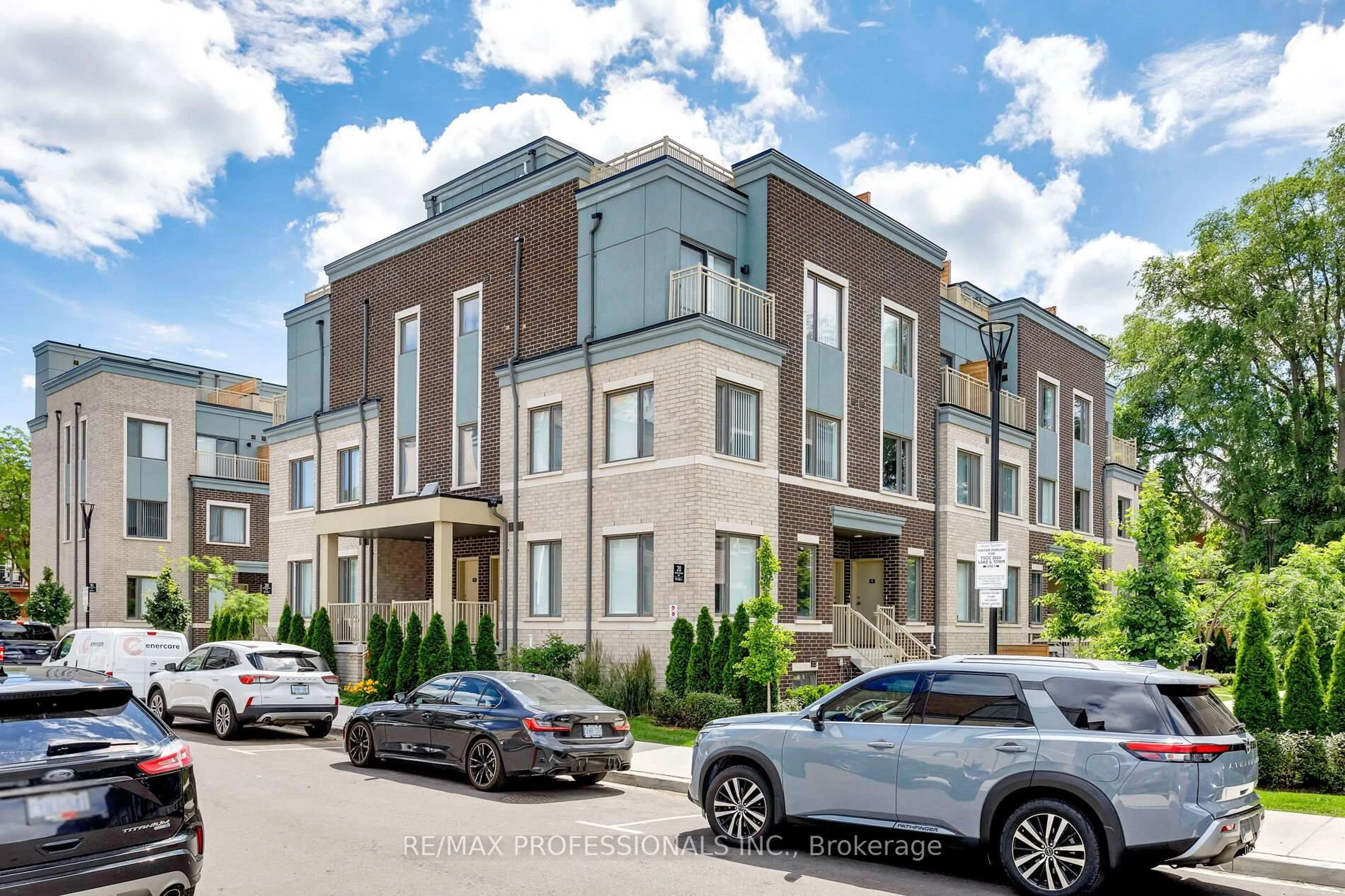 A pic from outside/outdoor area/front of a property/back of a property/a pic from drone, street for 20 William Jackson Way #98, Toronto Ontario M8V 0J7