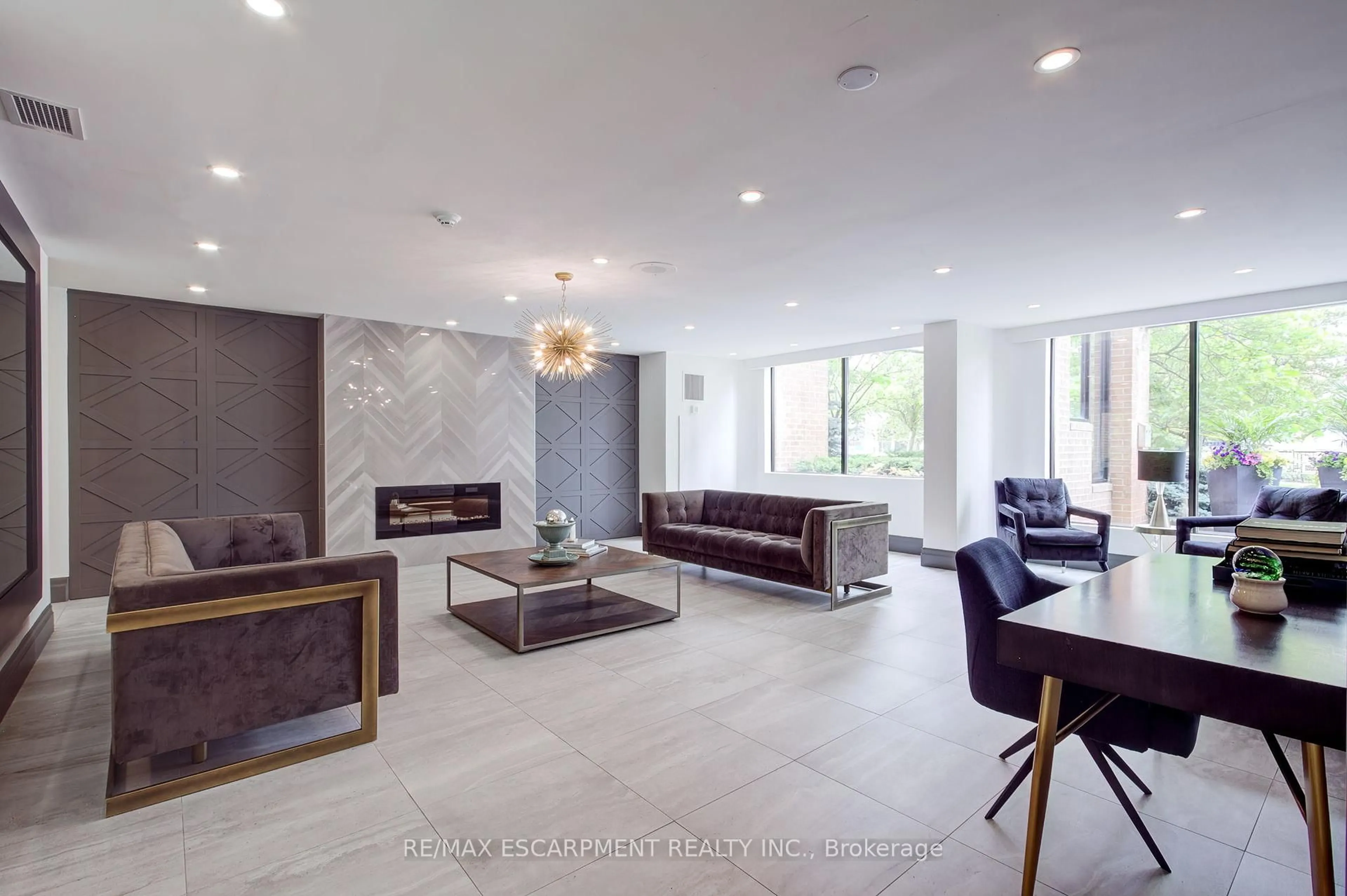 Lobby for 1270 Maple Crossing Blvd #306, Burlington Ontario L7S 2J3