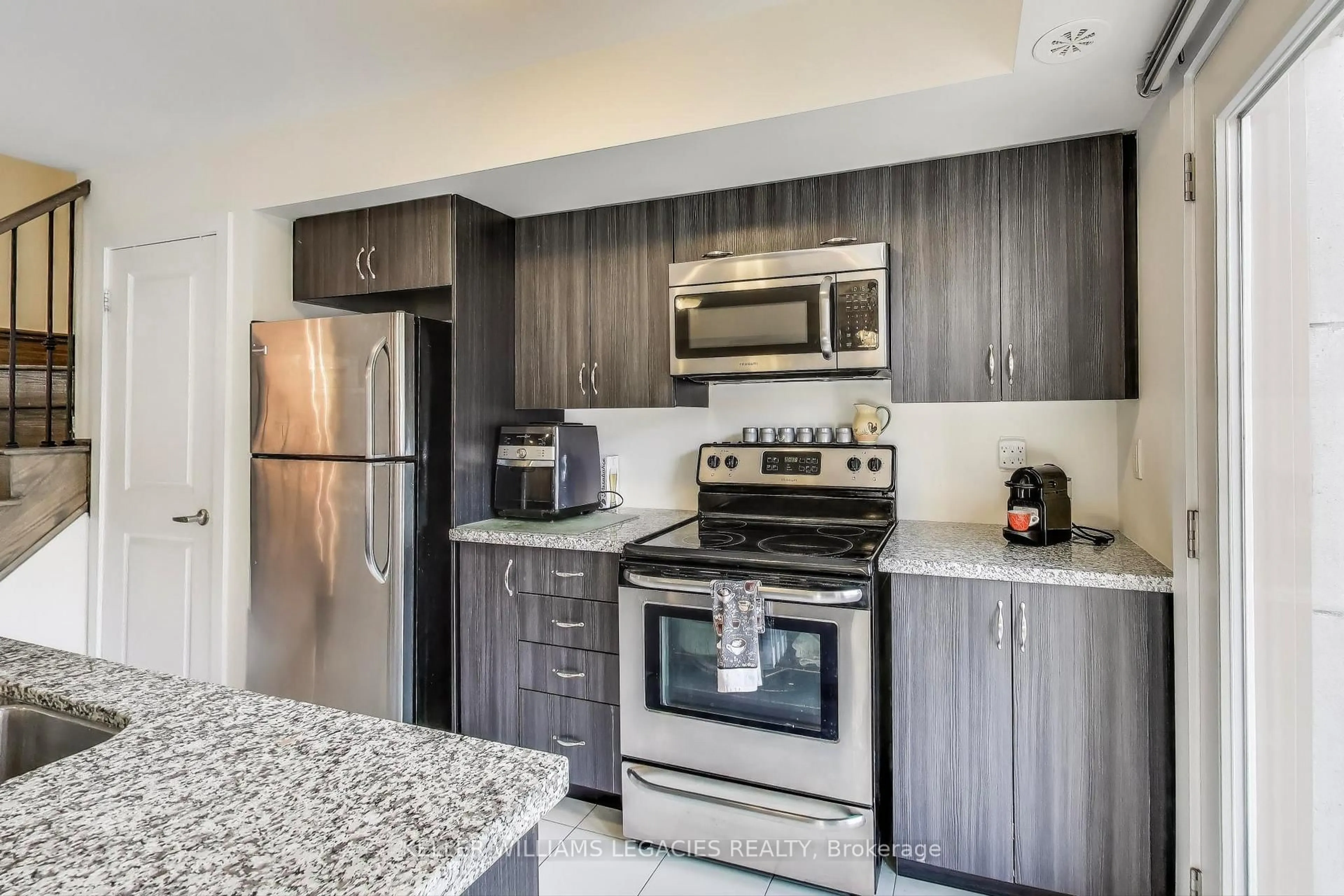 Standard kitchen, unknown for 2335 Sheppard Ave #31, Toronto Ontario M9M 0E7