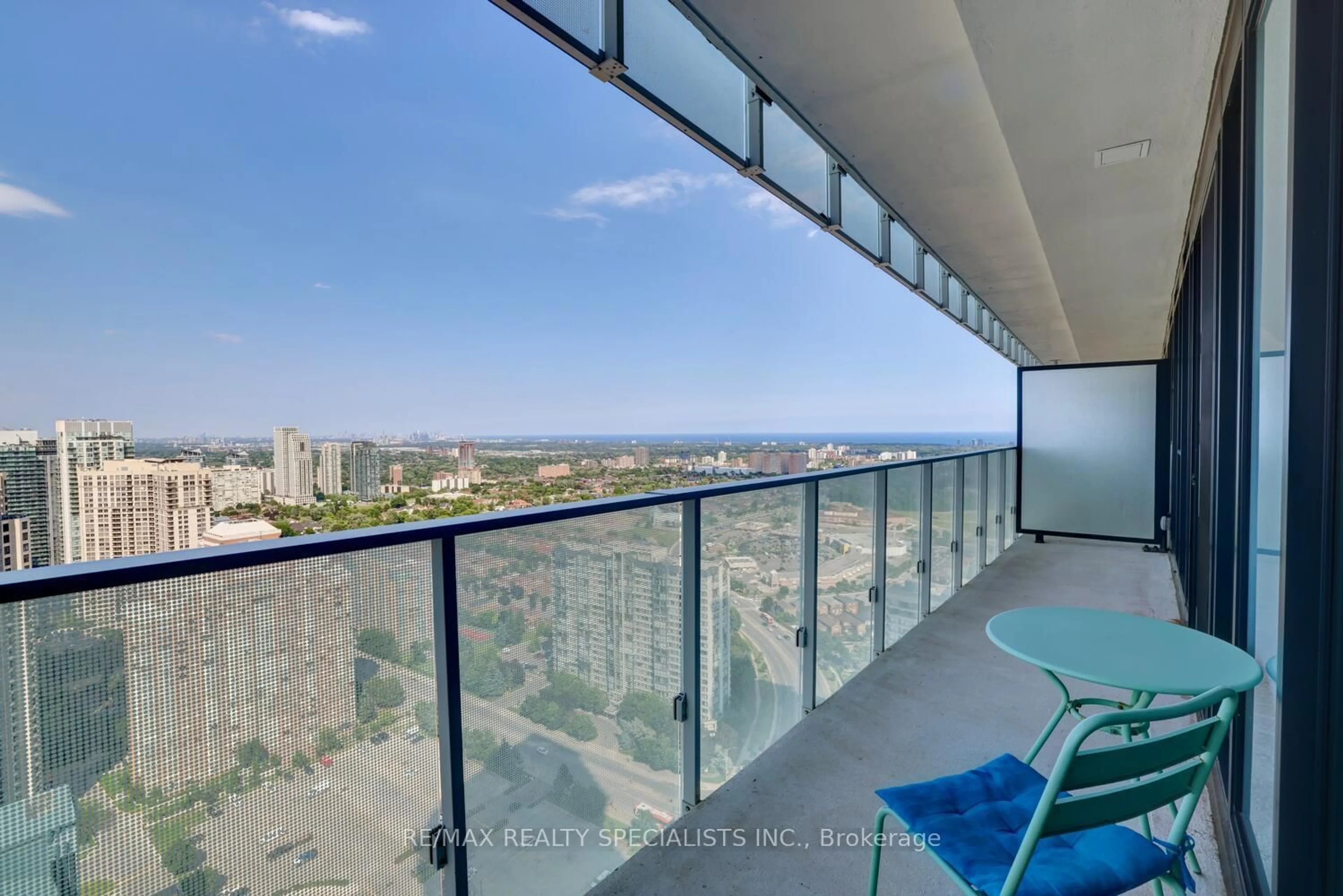Balcony in the apartment, city buildings view from balcony for 3900 CONFEDERATION Pkwy #3401, Mississauga Ontario L5B 0M3