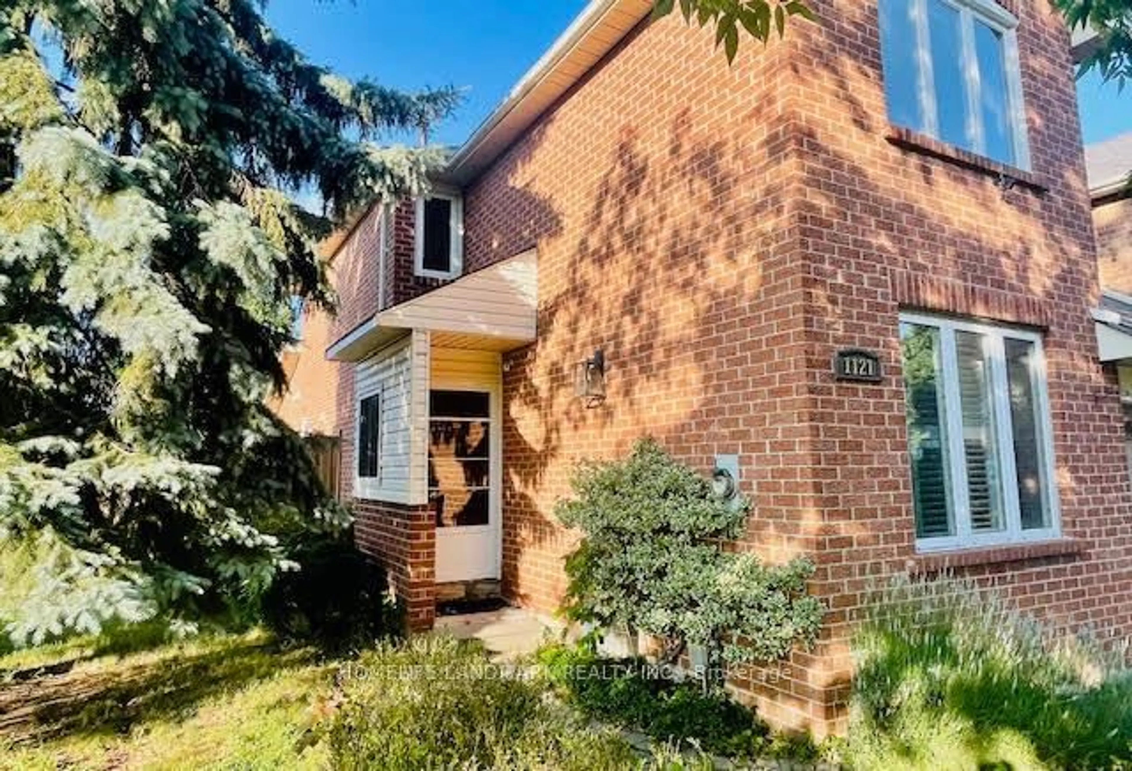 Home with brick exterior material, street for 1121 Potters Wheel Cres, Oakville Ontario L6M 1J3