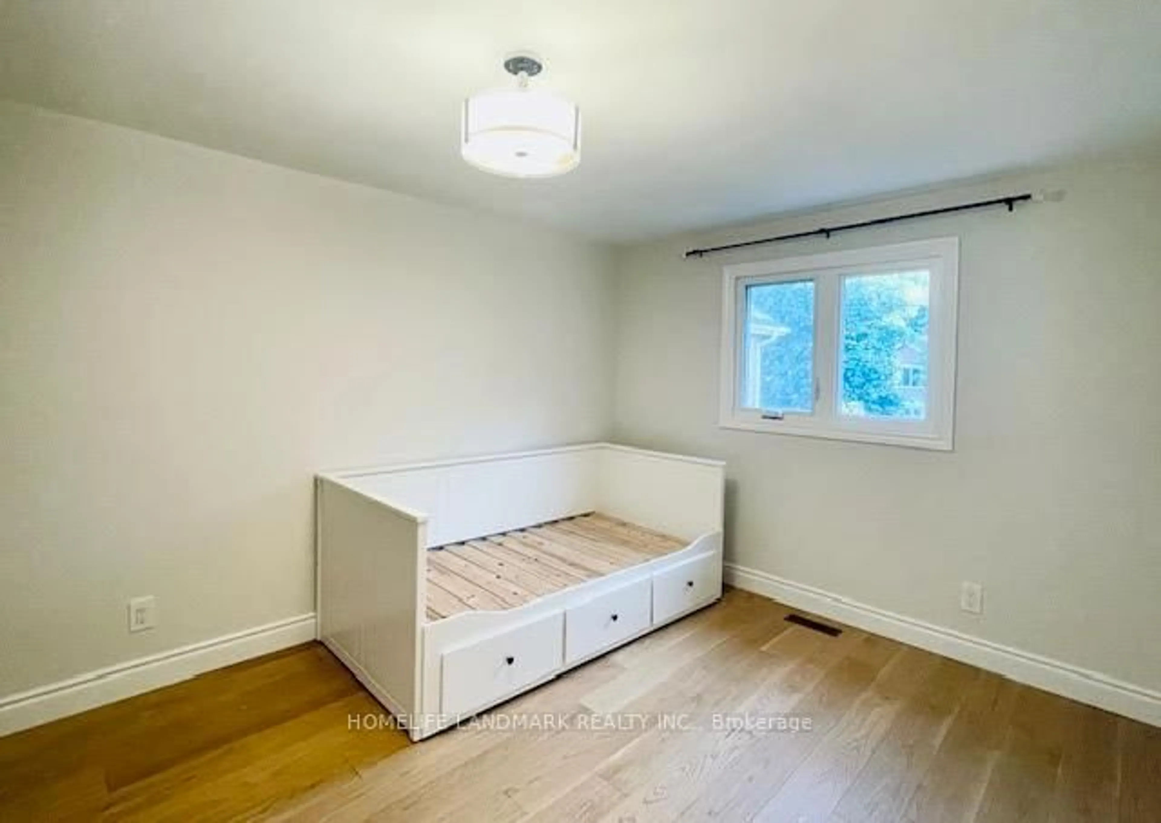 A pic of a room for 1121 Potters Wheel Cres, Oakville Ontario L6M 1J3
