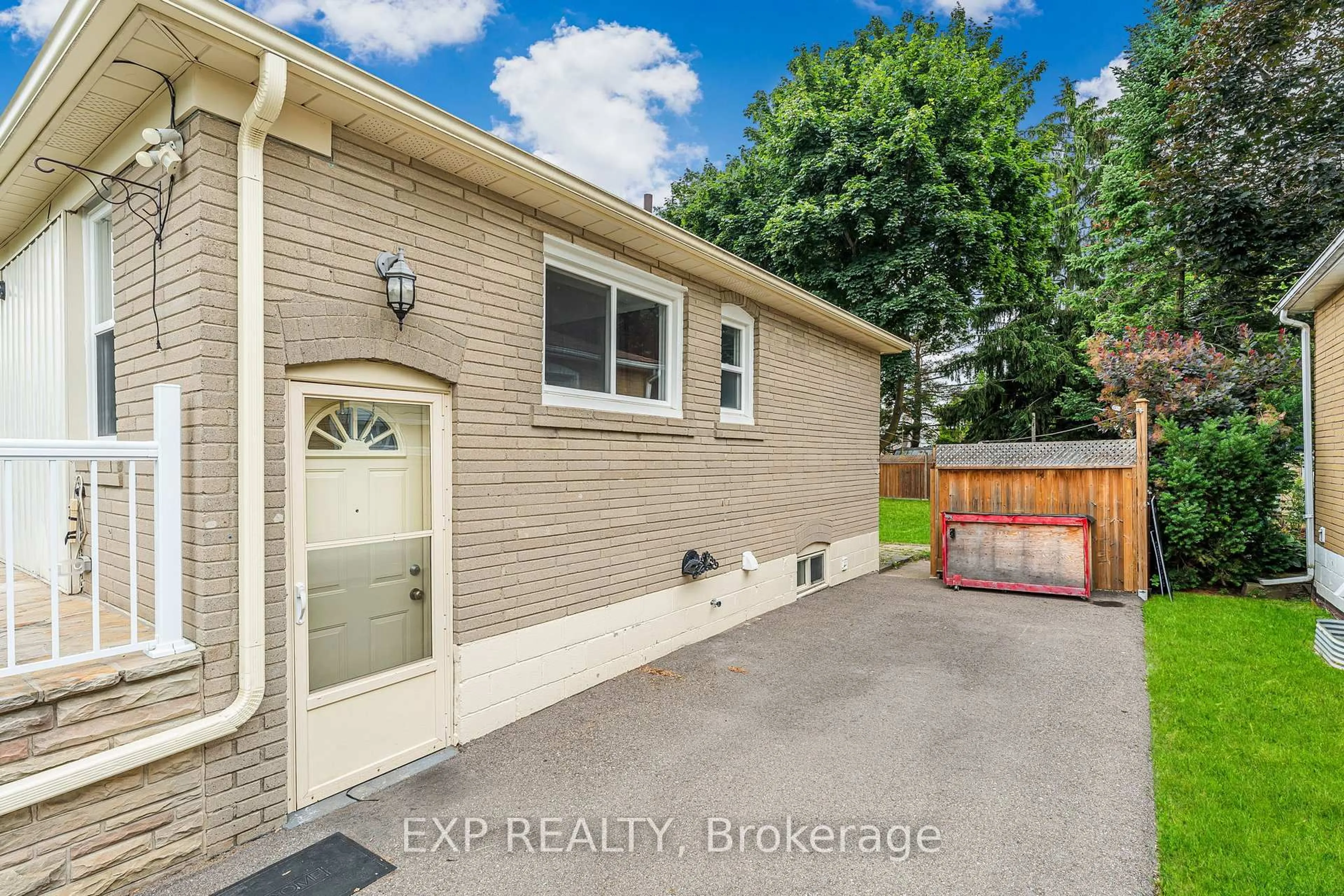 Unknown for 27 Shelley St, Halton Hills Ontario L7G 3X1