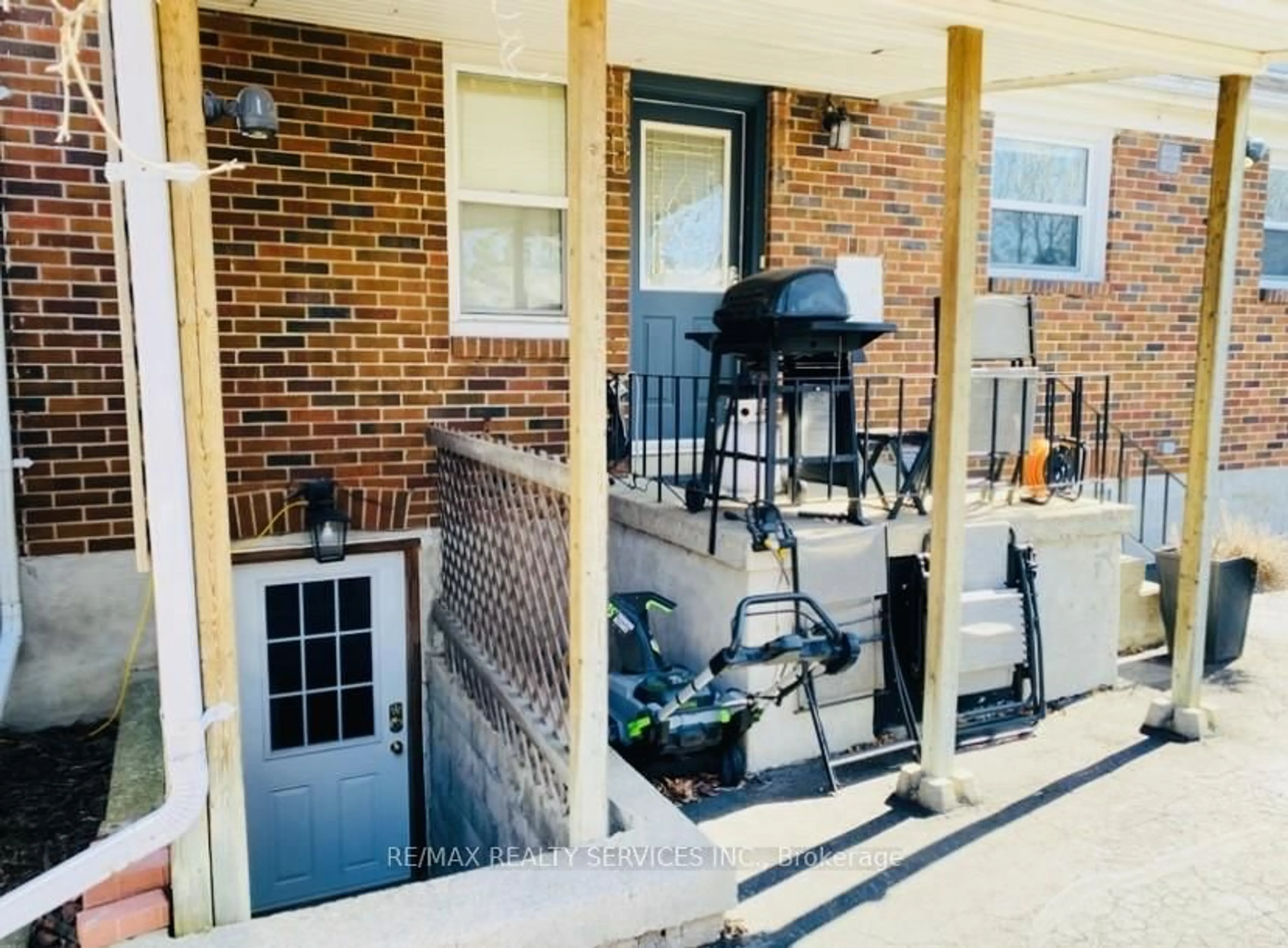 Unknown for 42 McCaul St, Brampton Ontario L6V 1J2