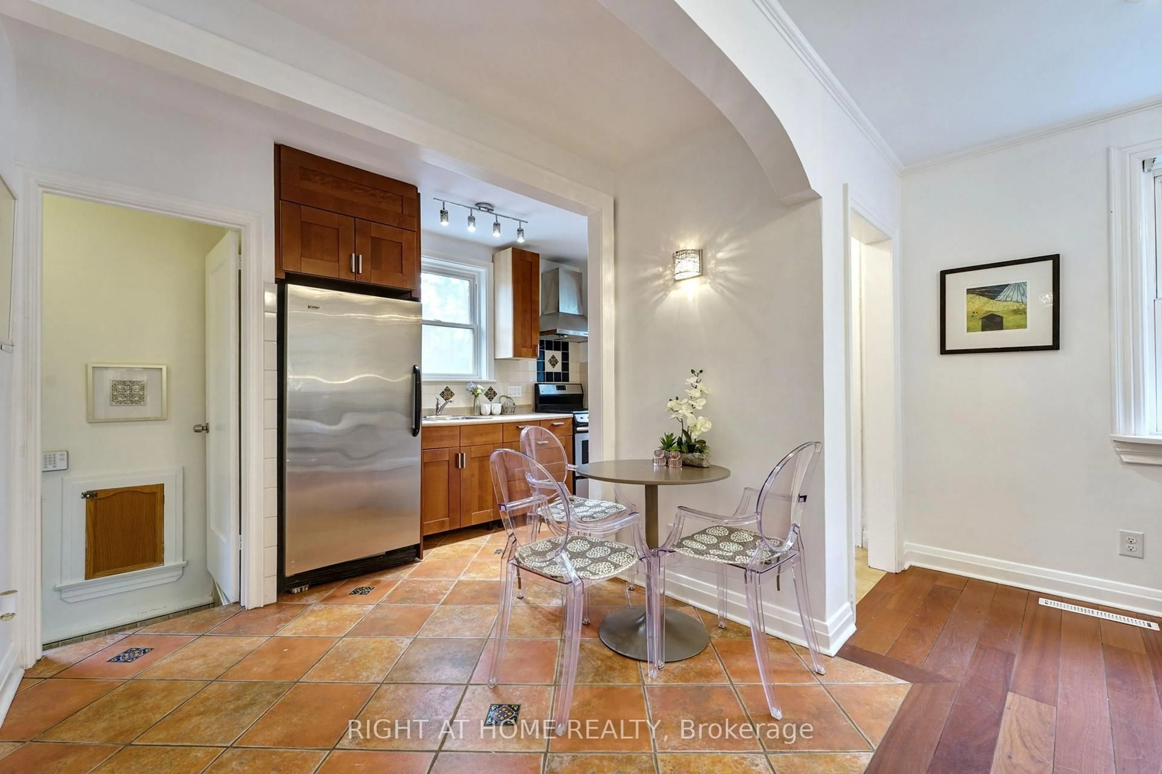Open concept kitchen, ceramic/tile floor for 164 William St, Toronto Ontario M9N 2H1