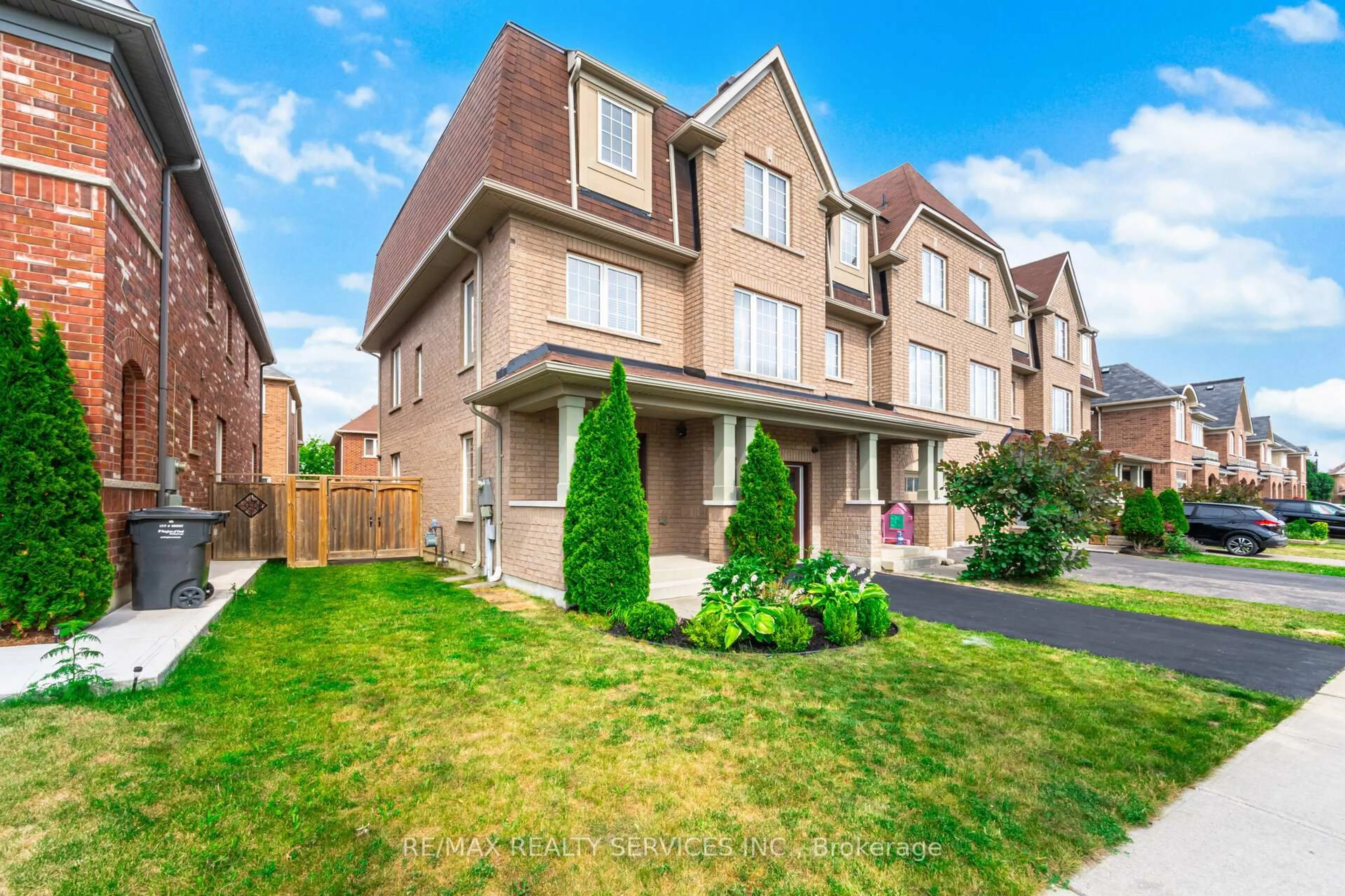 Home with brick exterior material, street for 170 Sussexvale Dr, Brampton Ontario L6R 3R1