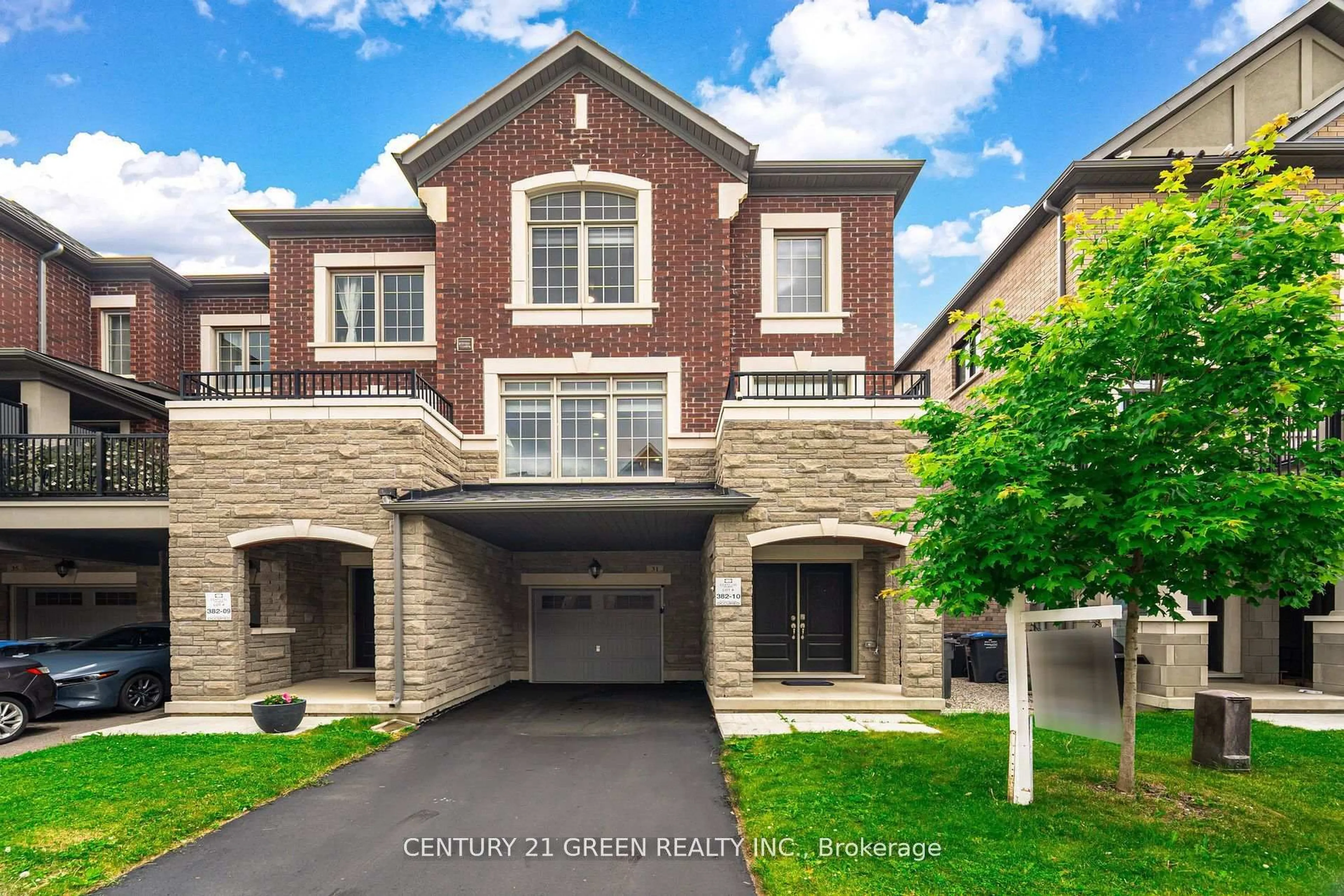 Home with brick exterior material, street for 31 Fruitvale Circ, Brampton Ontario L7A 5B8
