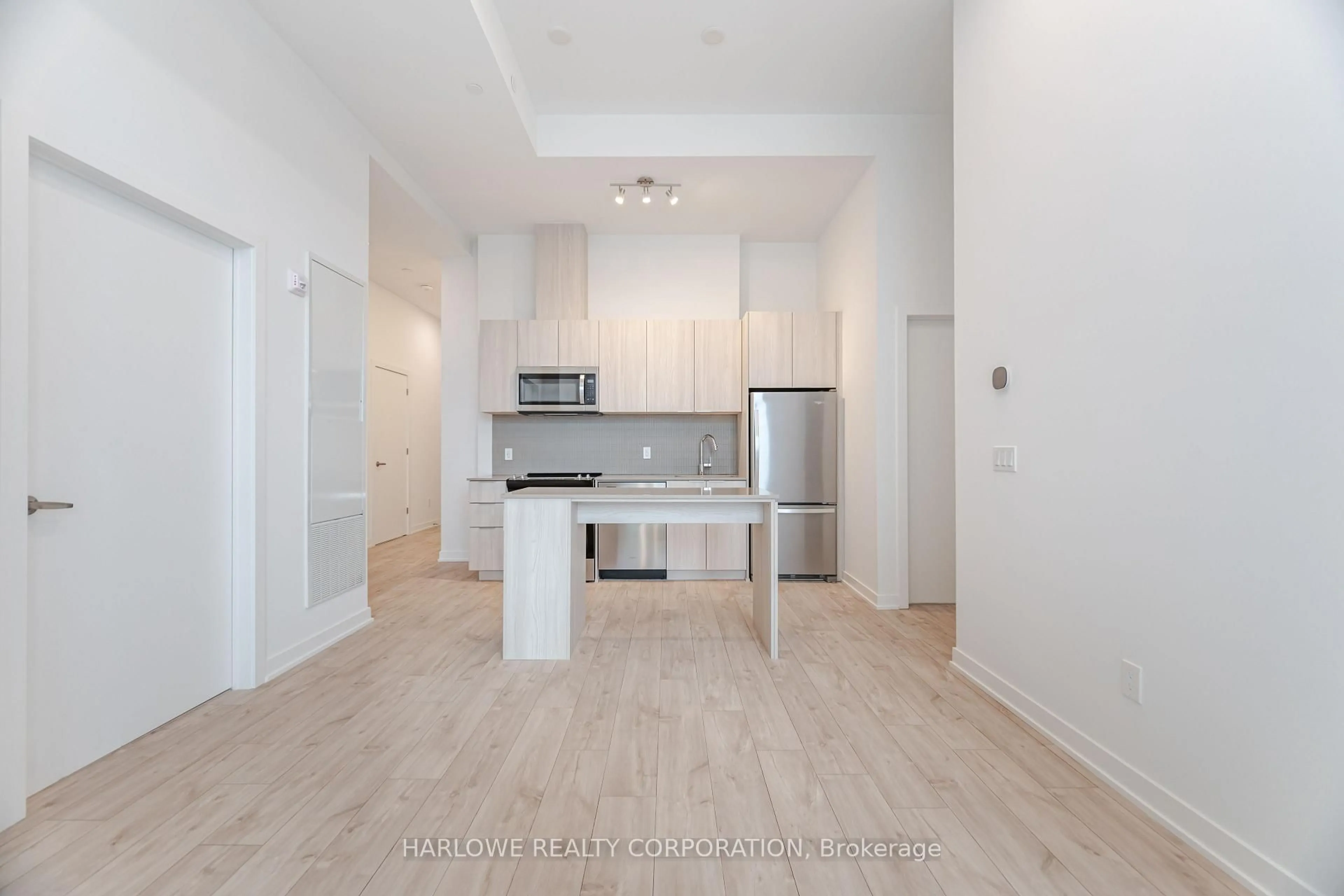 Standard kitchen, unknown for 760 Whitlock Ave #102, Milton Ontario L9E 1S2