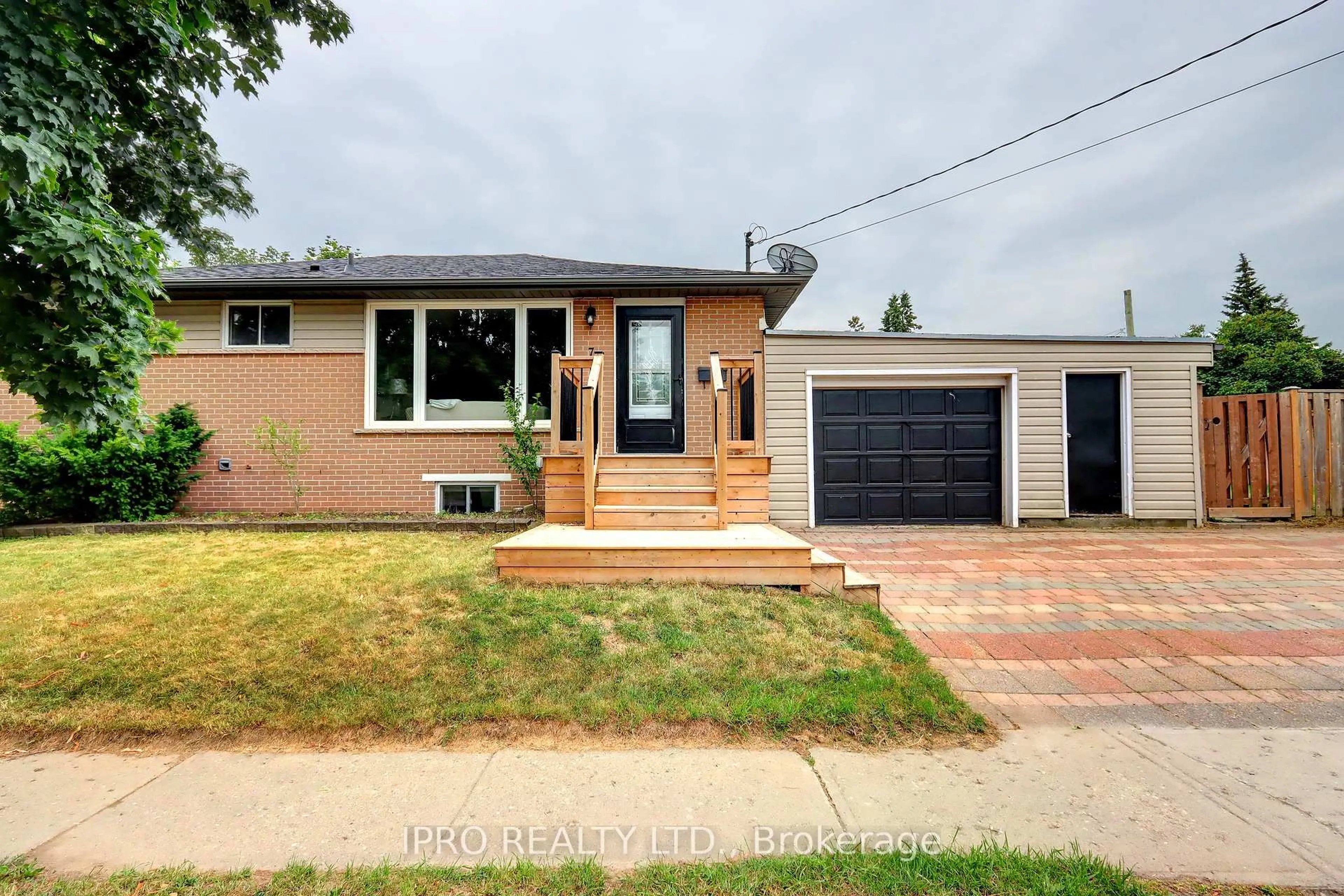 Home with brick exterior material, street for 70 Raylawn Cres, Halton Hills Ontario L7G 4M9