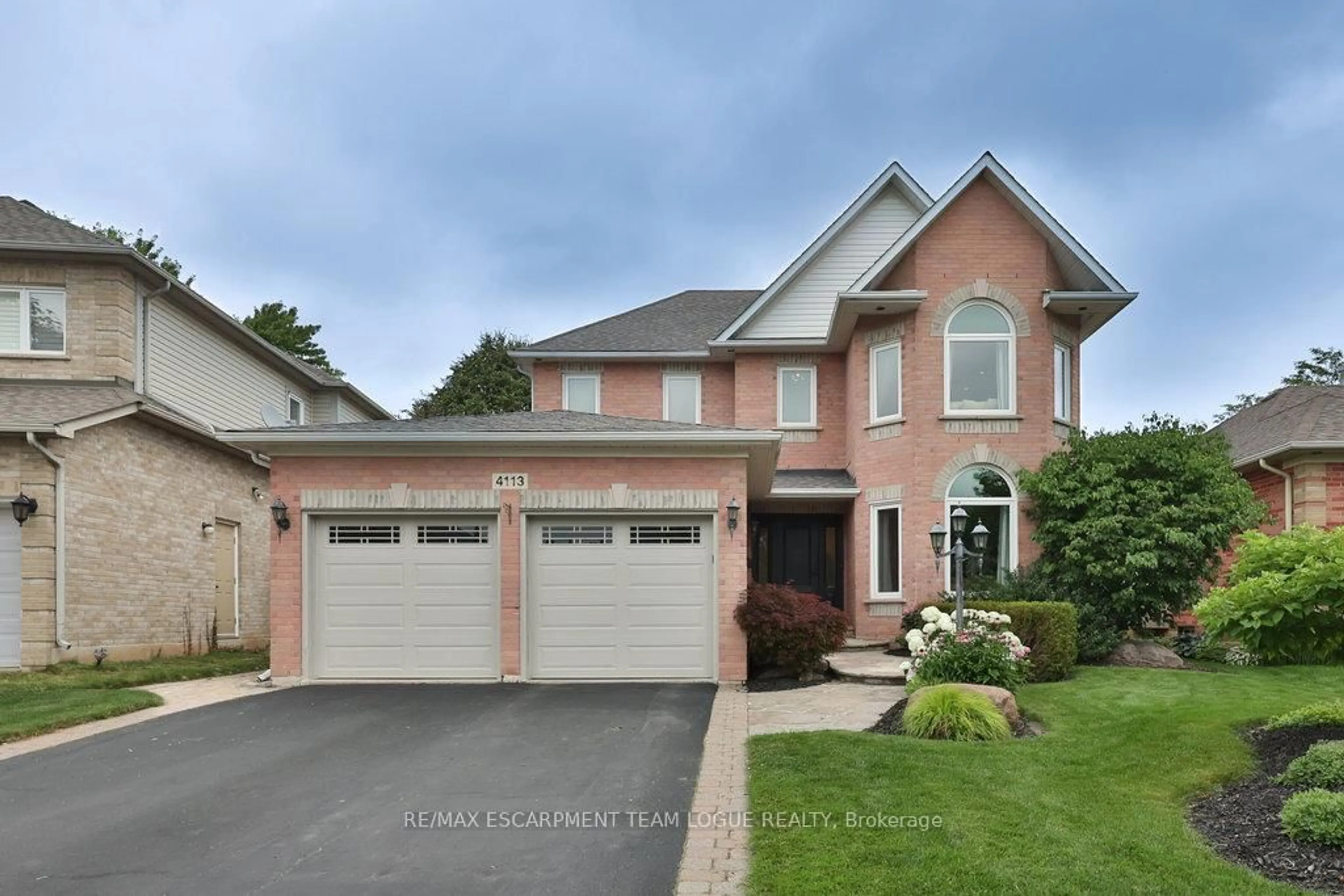 Home with brick exterior material, street for 4113 Bonavista Cres, Burlington Ontario L7M 4J3