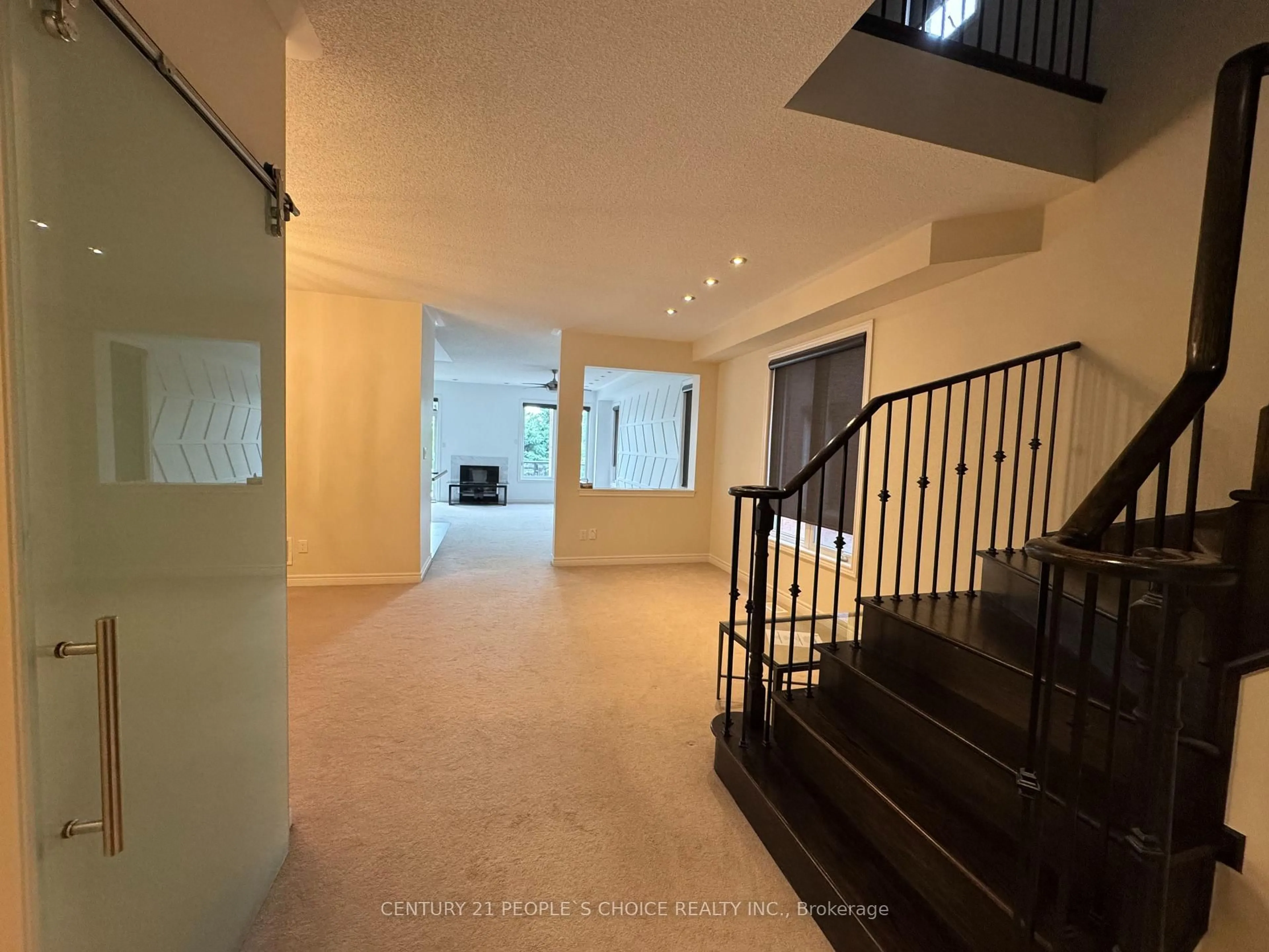Indoor foyer for 22 Westowanis Dr, Toronto Ontario M9W 0C2