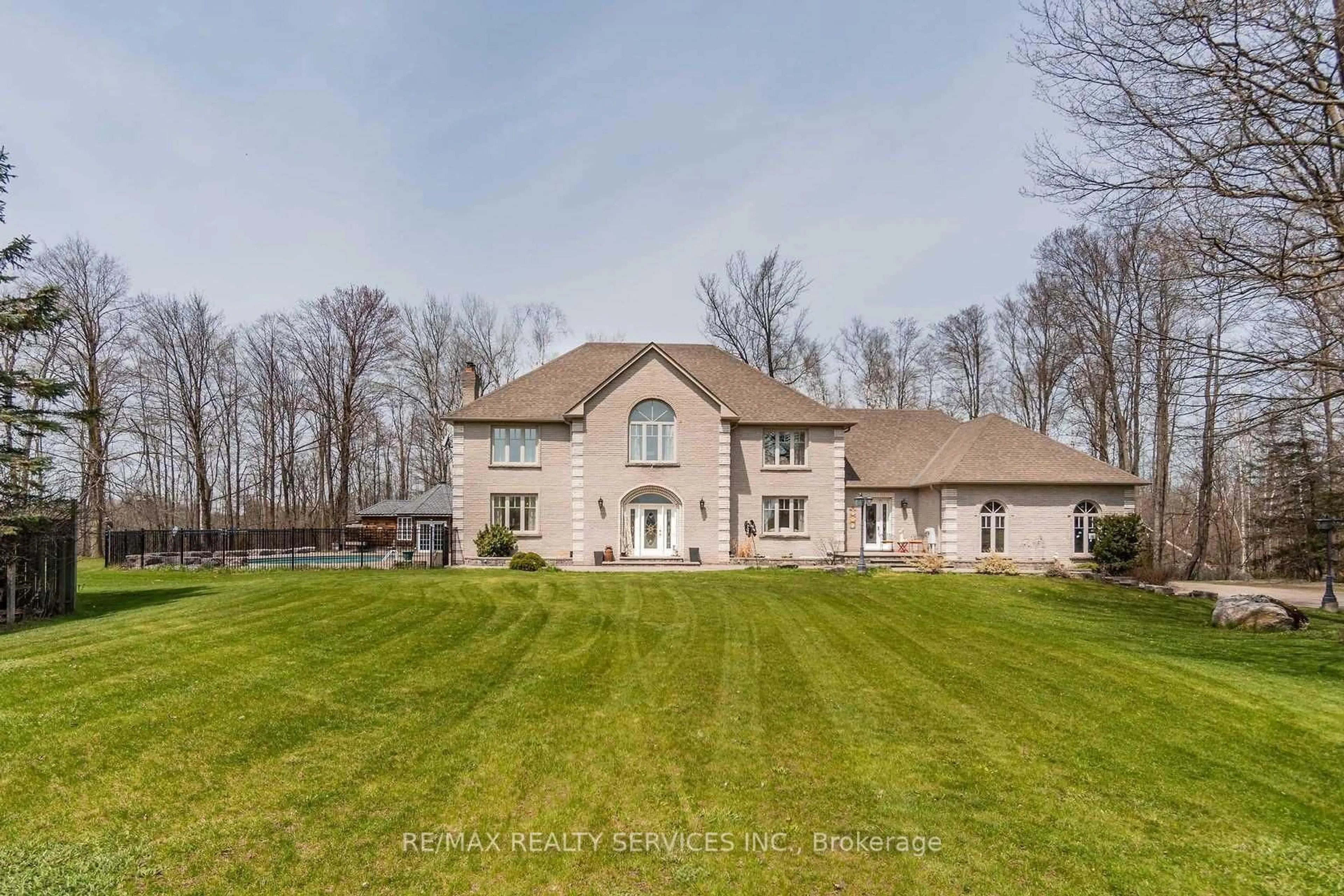 A pic from outside/outdoor area/front of a property/back of a property/a pic from drone, water/lake/river/ocean view for 4032 Boston Mills Rd, Caledon Ontario L7C 0M5