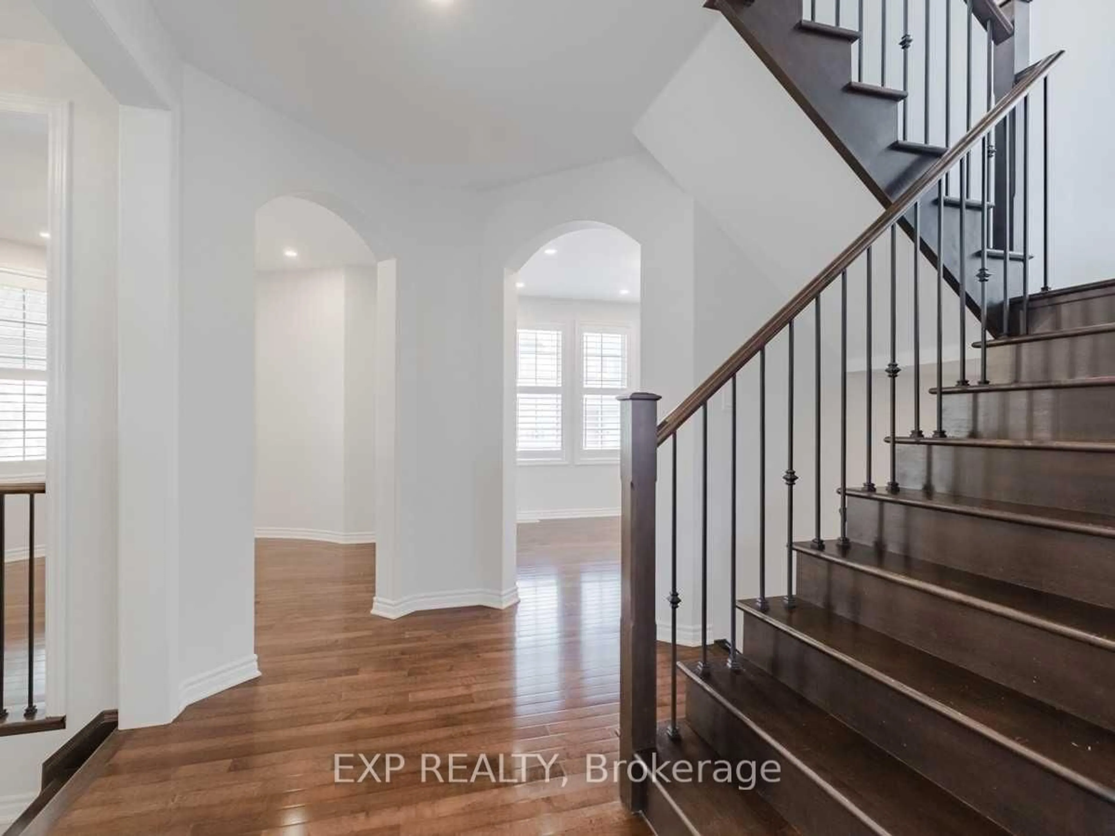 Indoor entryway for 485 Pringle Ave #18, Milton Ontario L9T 8A9