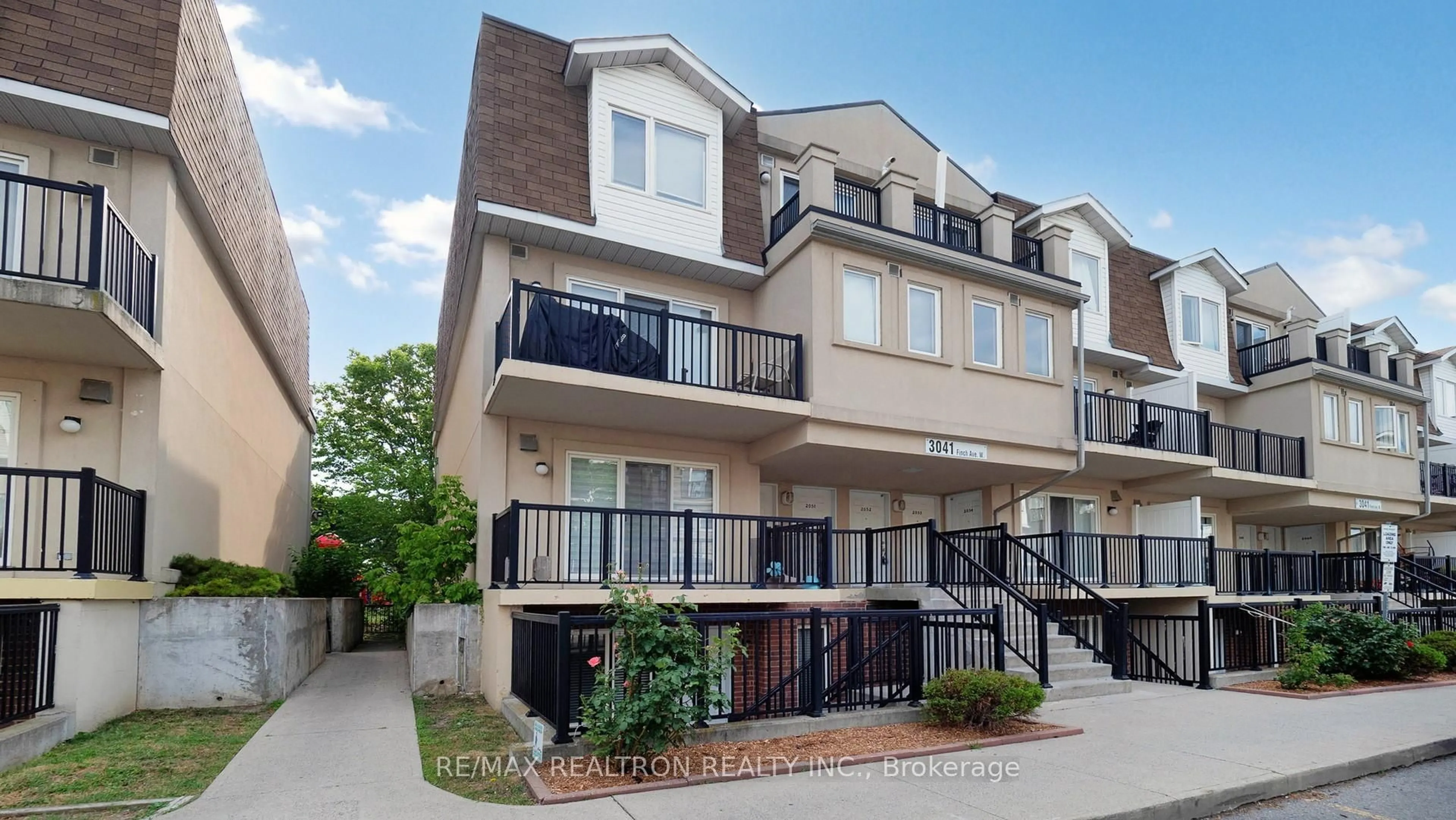 Patio, street for 3041 Finch Ave #2052, Toronto Ontario M9M 0A4