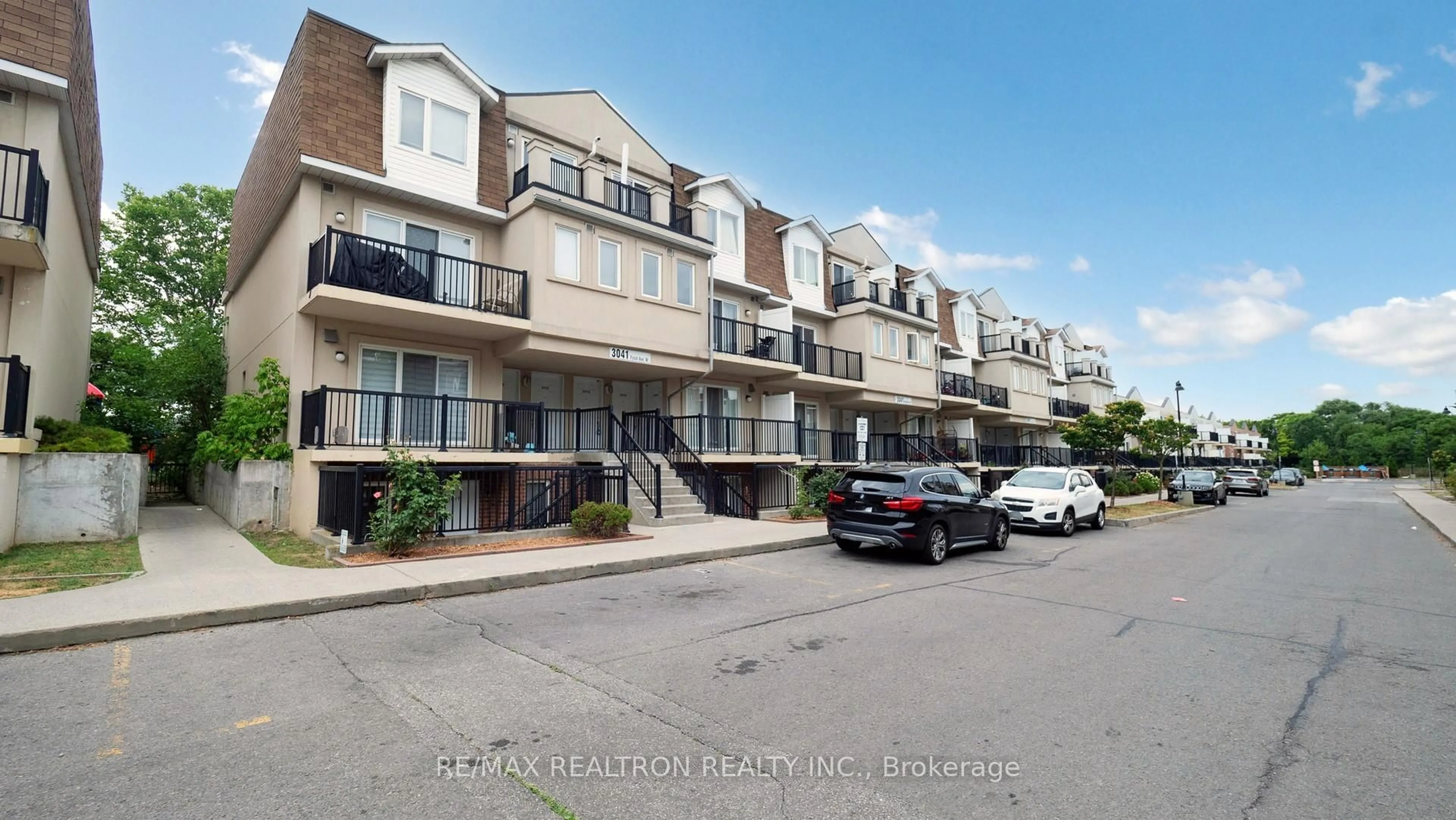Unknown for 3041 Finch Ave #2052, Toronto Ontario M9M 0A4