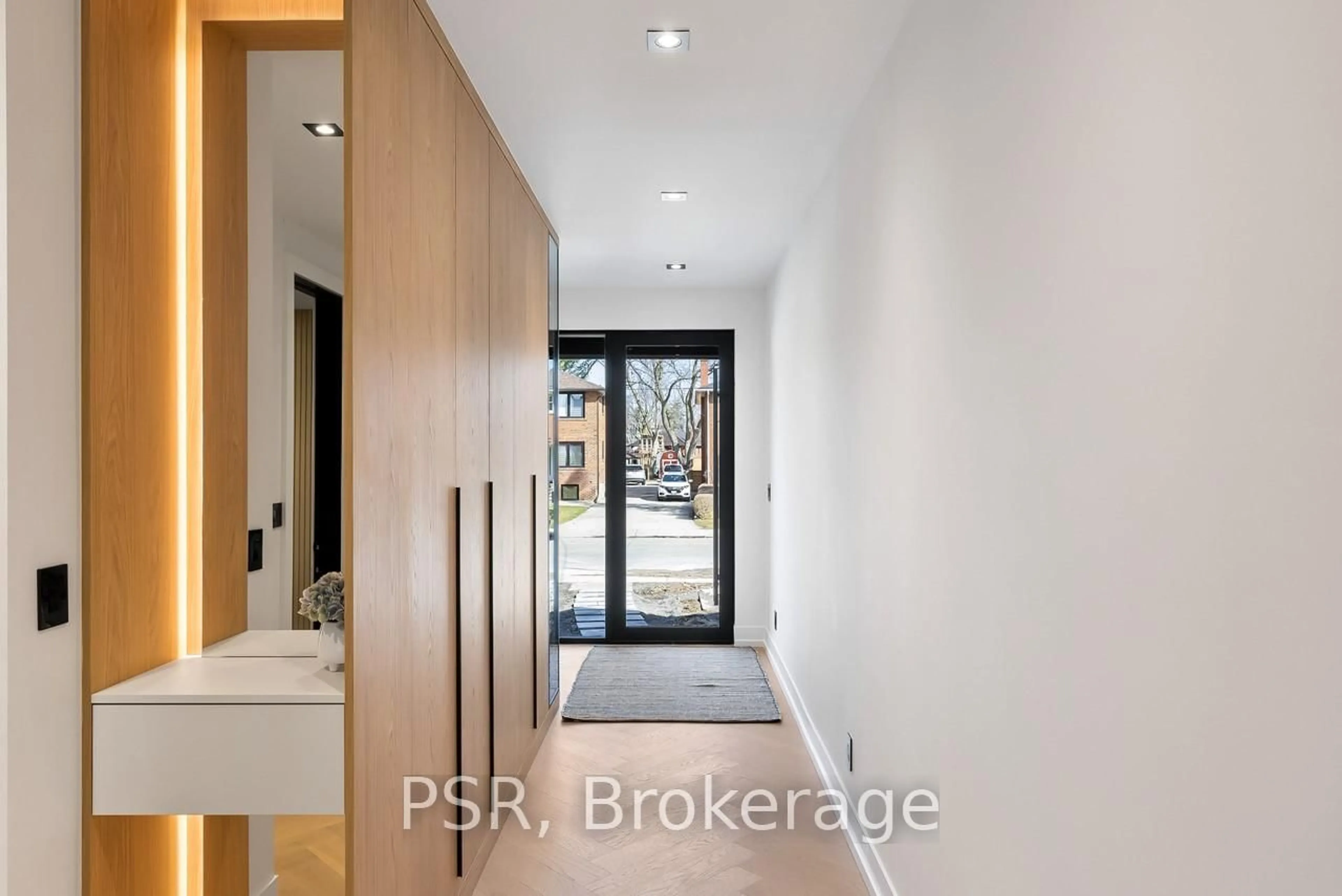 Indoor foyer for 22A Broadview Ave, Mississauga Ontario L5H 2S9
