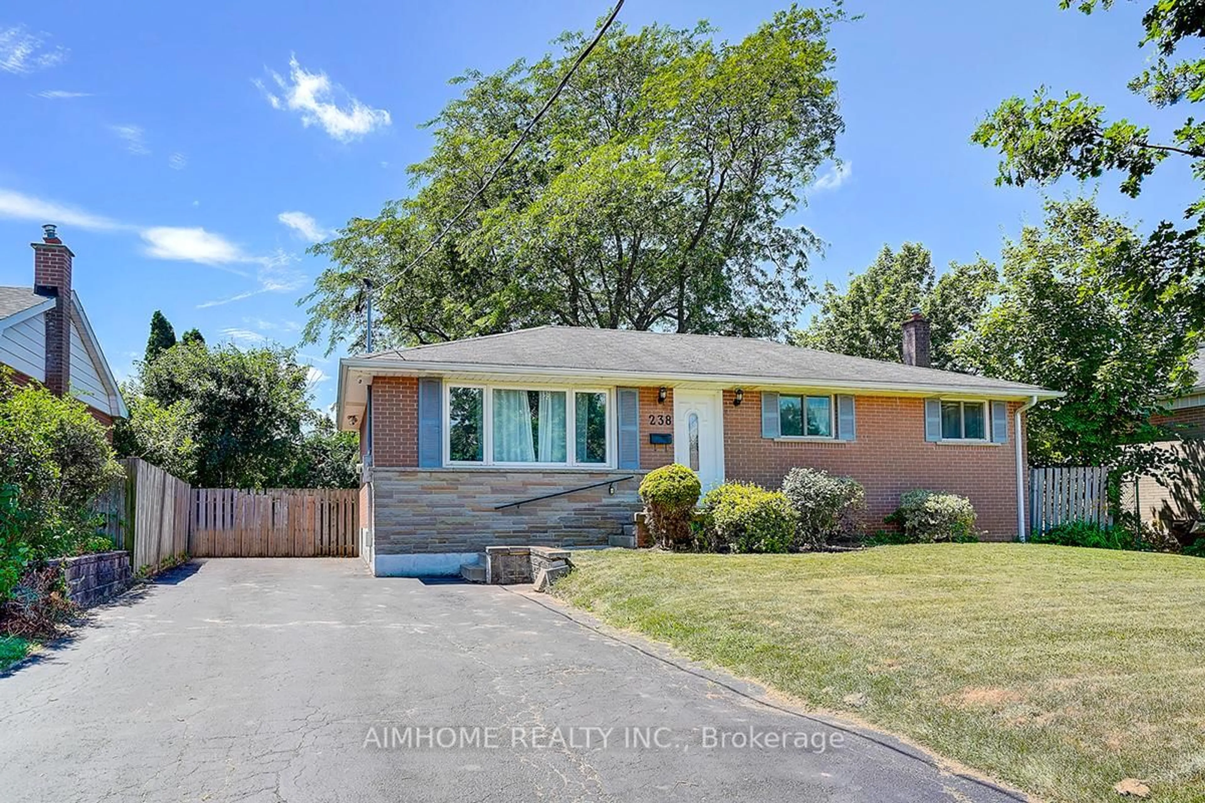 Home with brick exterior material, street for 238 KENT Cres, Burlington Ontario L7L 4T1