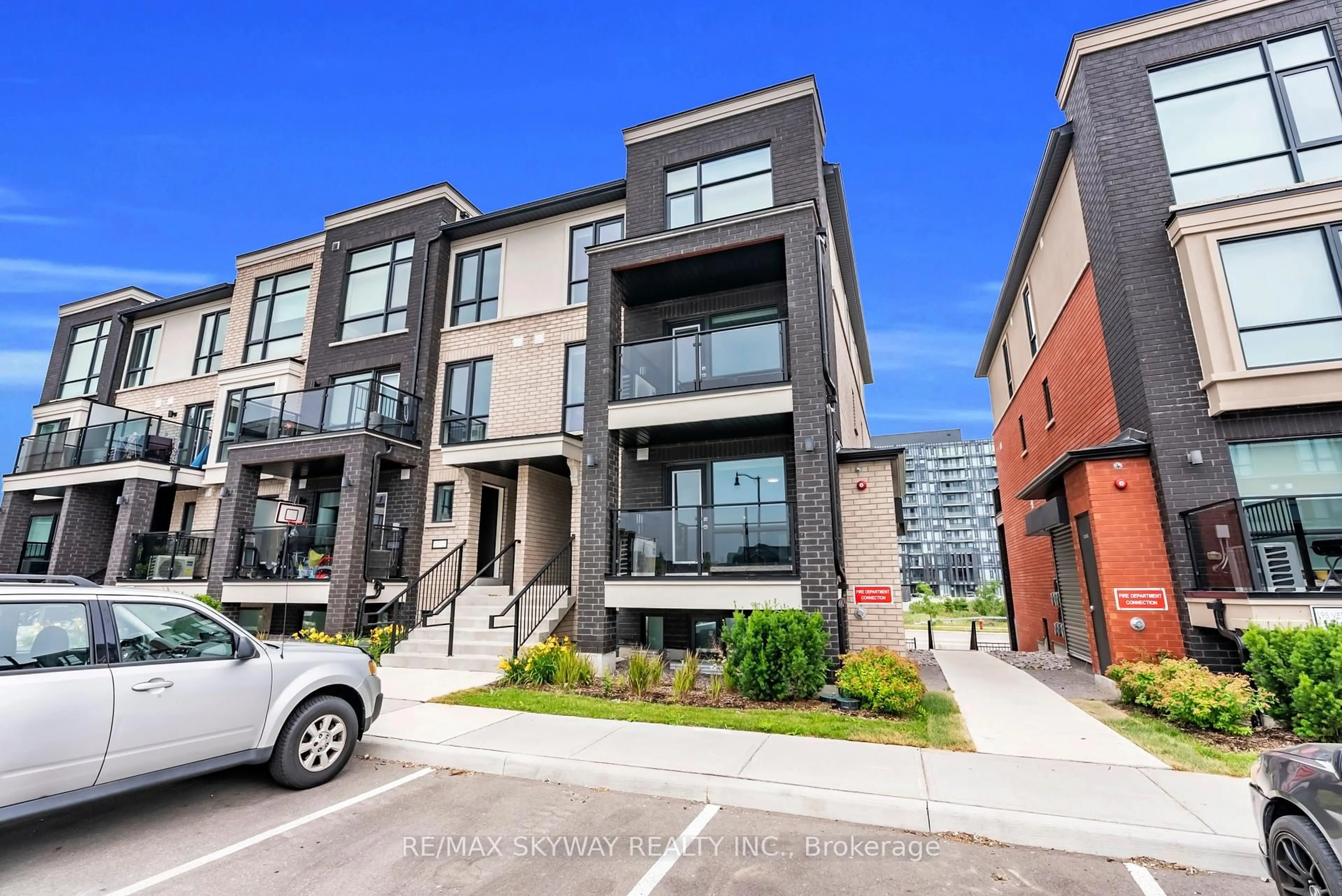 Unknown for 185 Veterans Dr #16, Brampton Ontario L7A 5L2