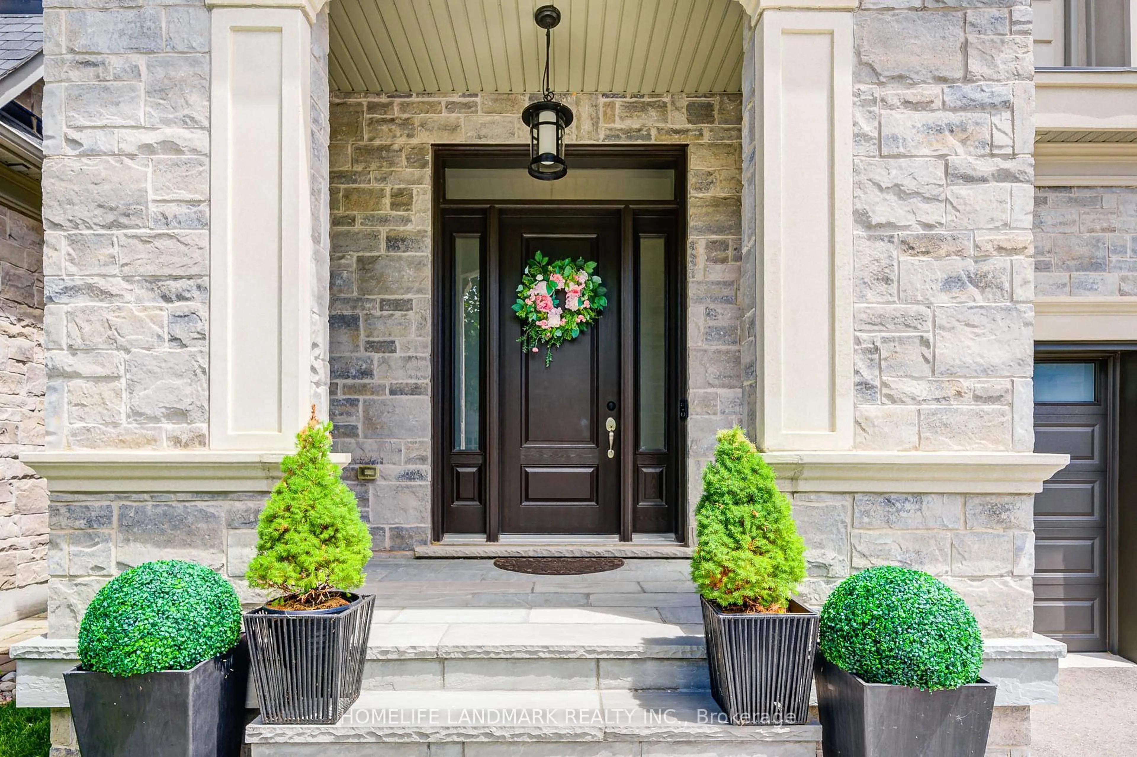 Indoor entryway for 343 Tudor Ave, Oakville Ontario L6K 0G8