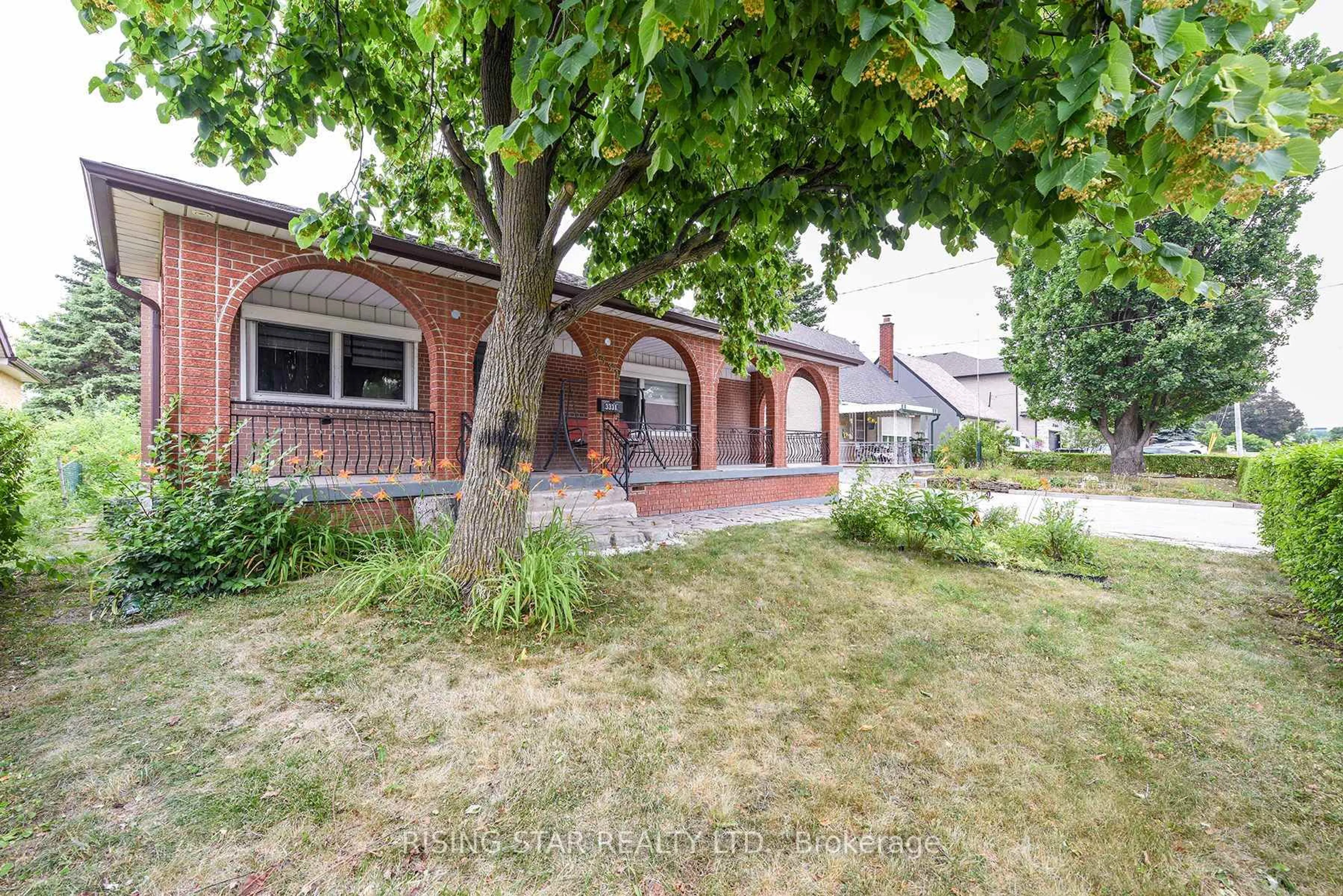 Home with brick exterior material, street for 3331 Etude Dr, Mississauga Ontario L4T 1T4