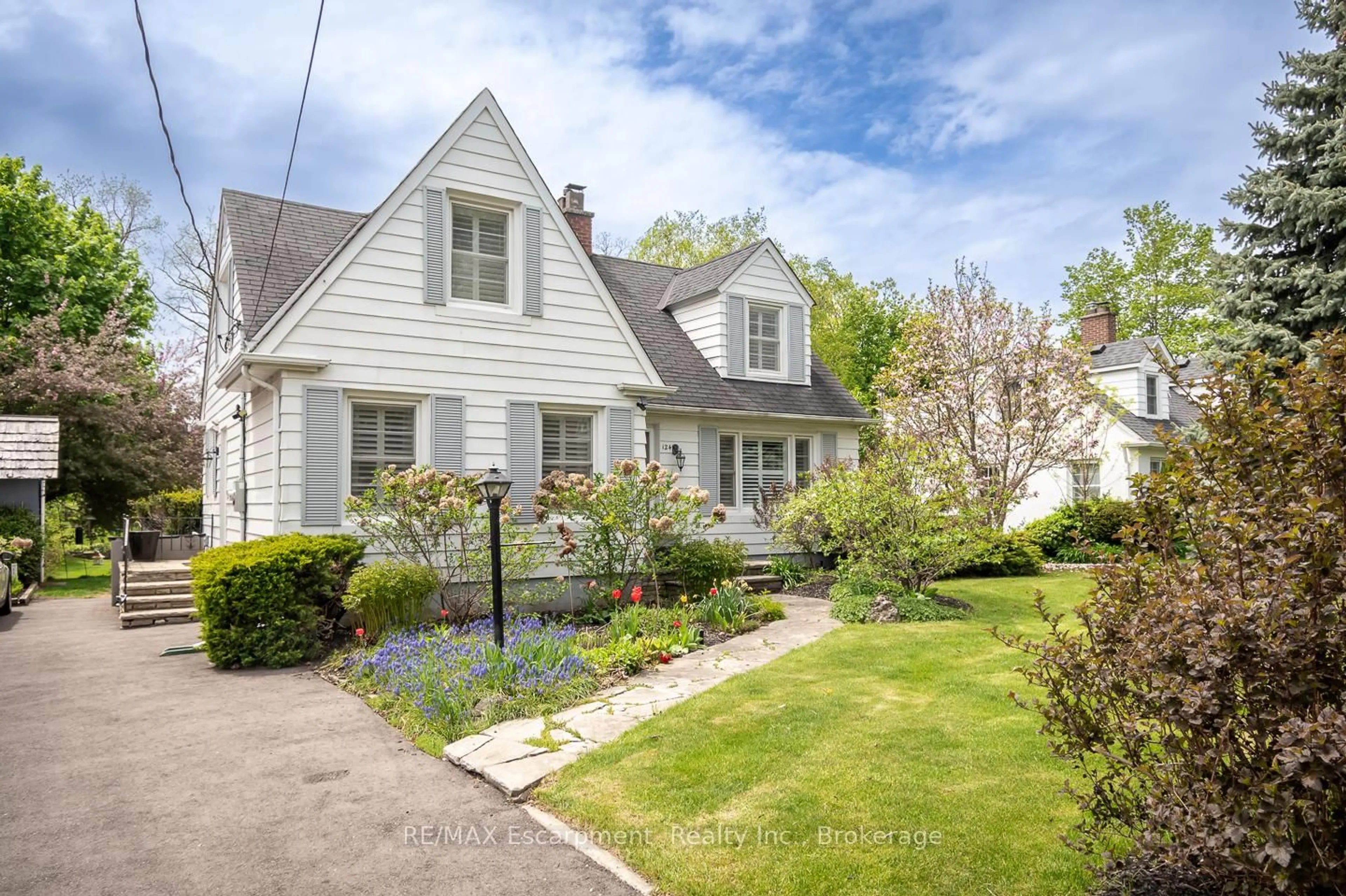Unknown for 124 Lydia Ave, Milton Ontario L9T 2H1