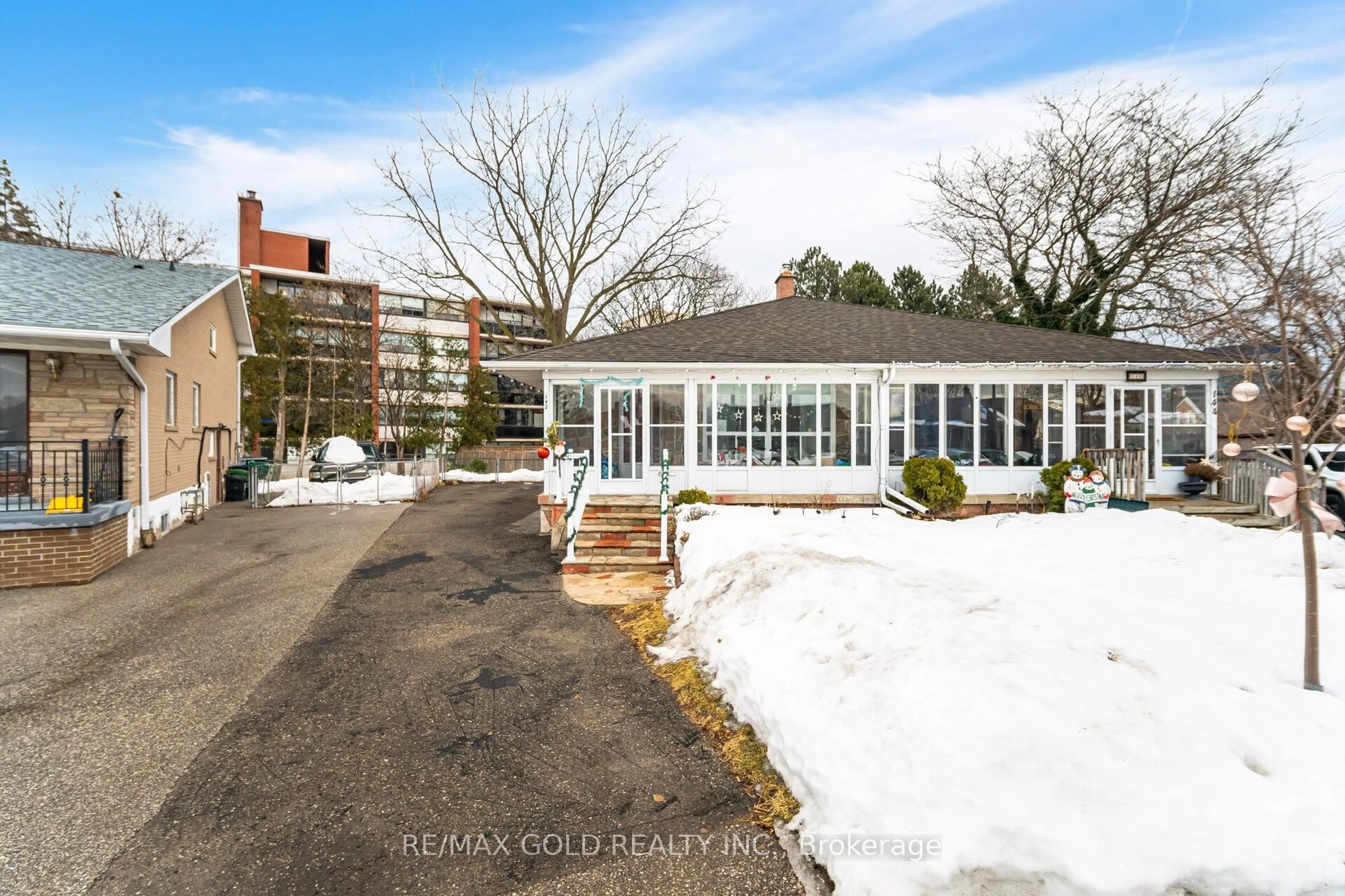 Unknown for 142 Wareside Rd, Toronto Ontario M9C 3B8