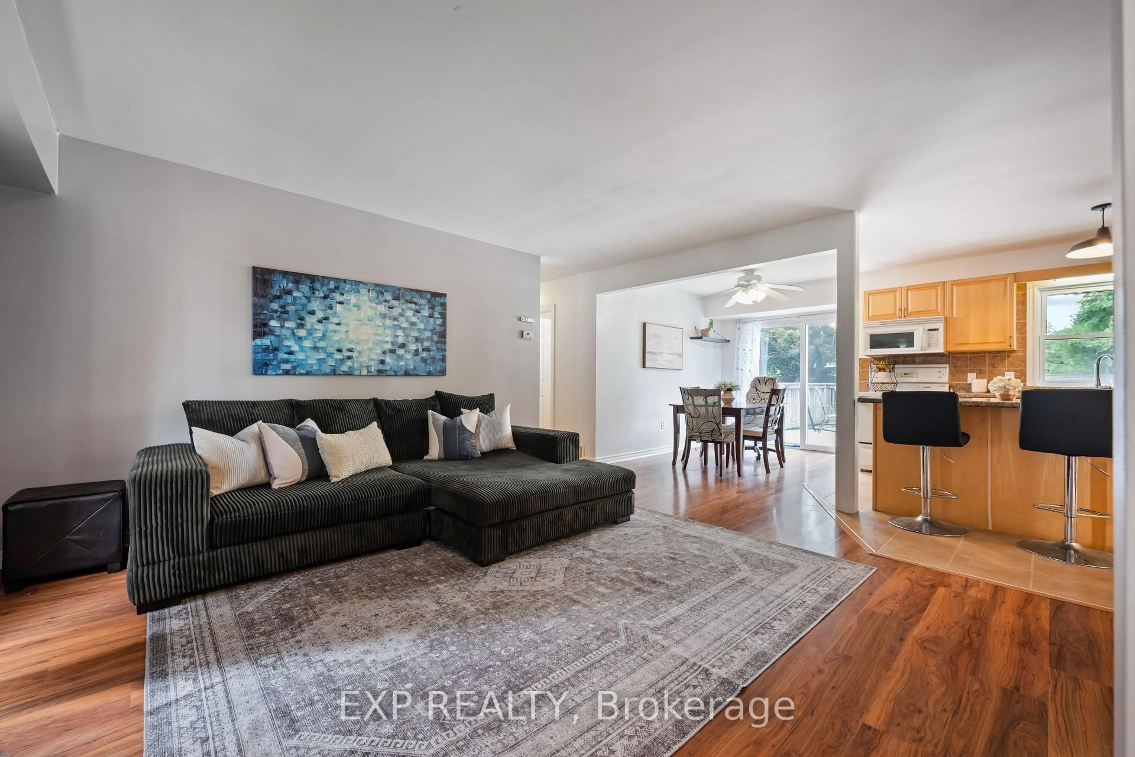 Living room with furniture, unknown for 1 Banting Dr, Orangeville Ontario L9W 2J5