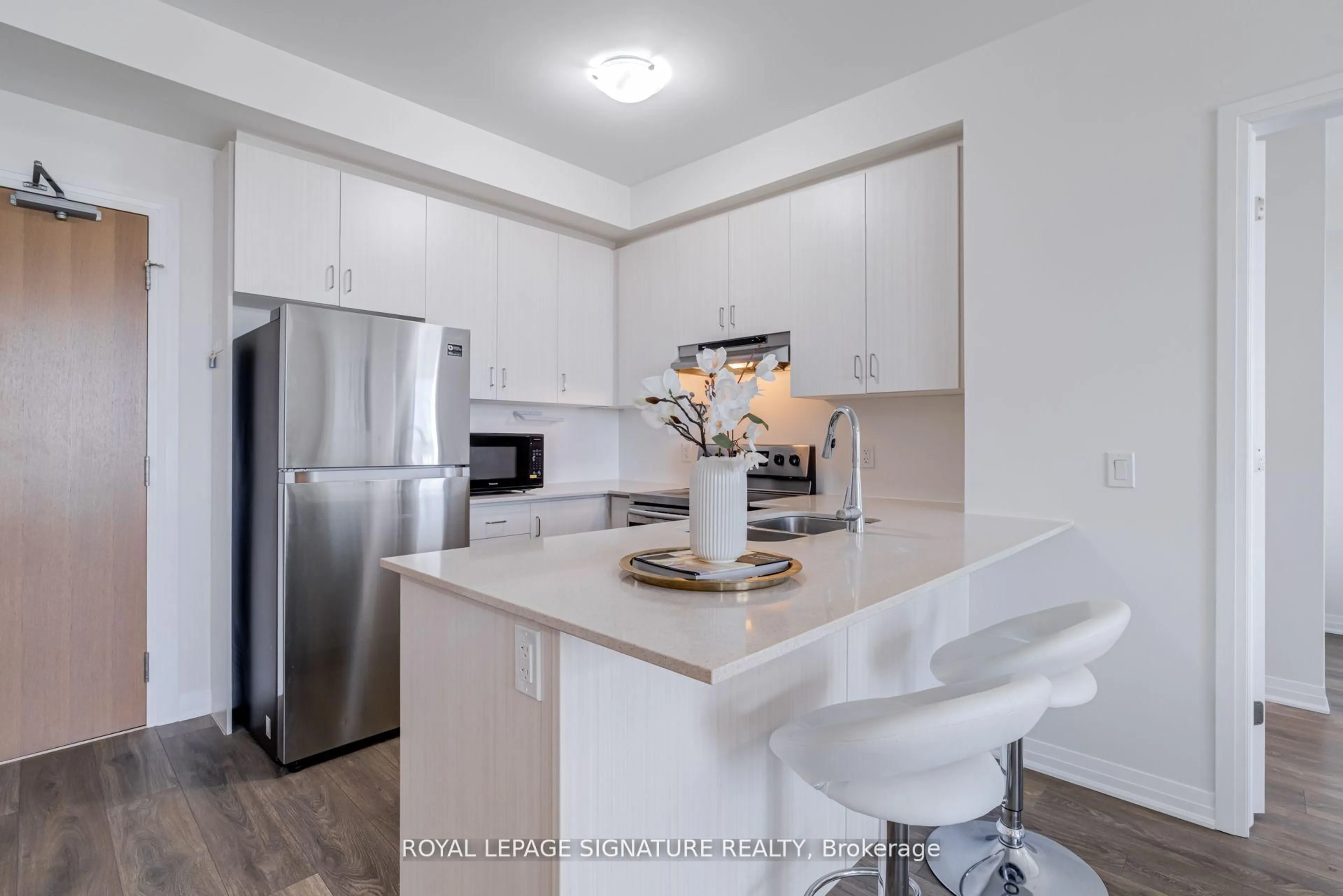 Standard kitchen, unknown for 1105 Leger Way #505, Milton Ontario L9E 1K7