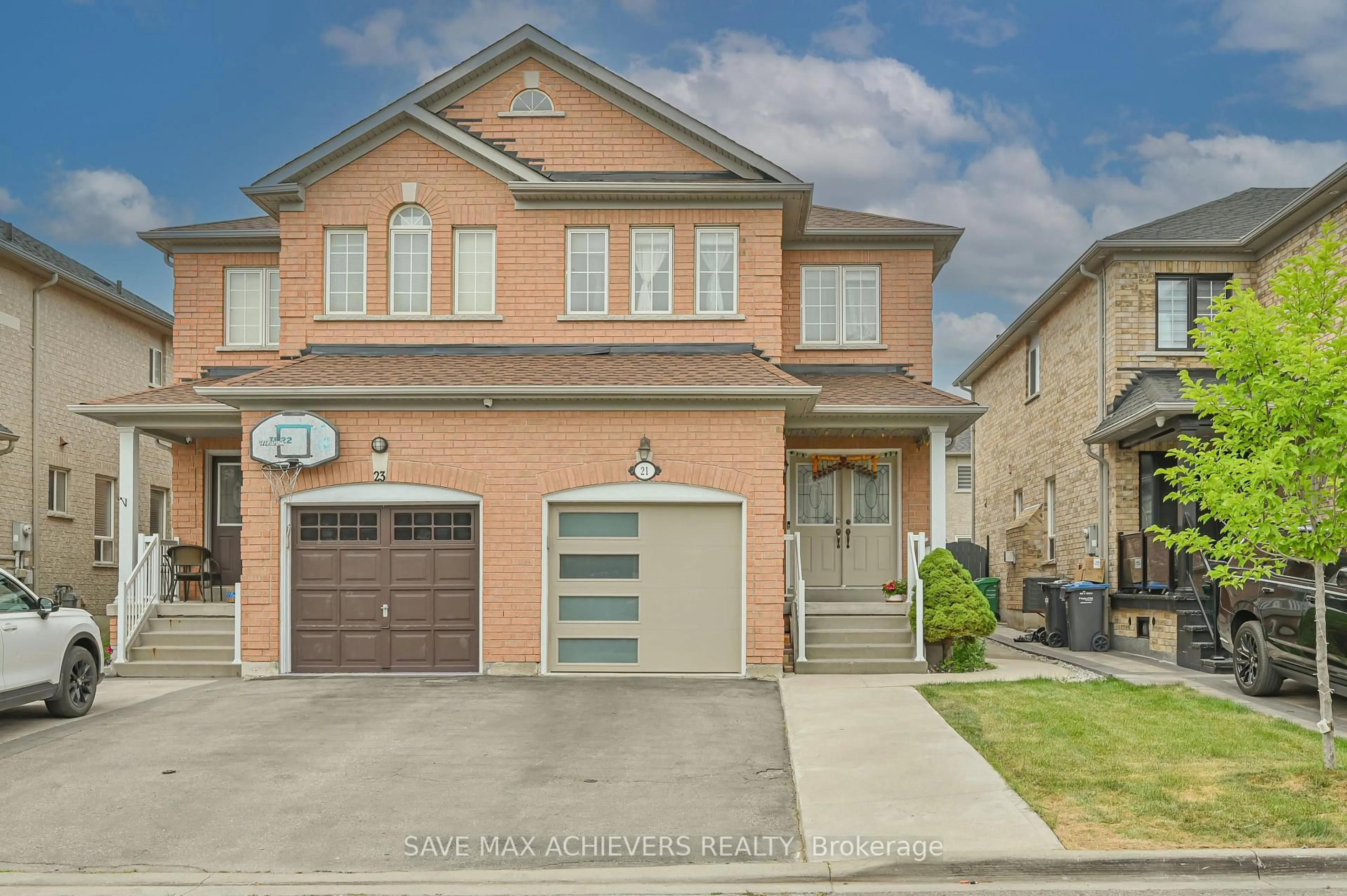 Home with brick exterior material, street for 21 Riverplace Cres, Brampton Ontario L6P 2N2