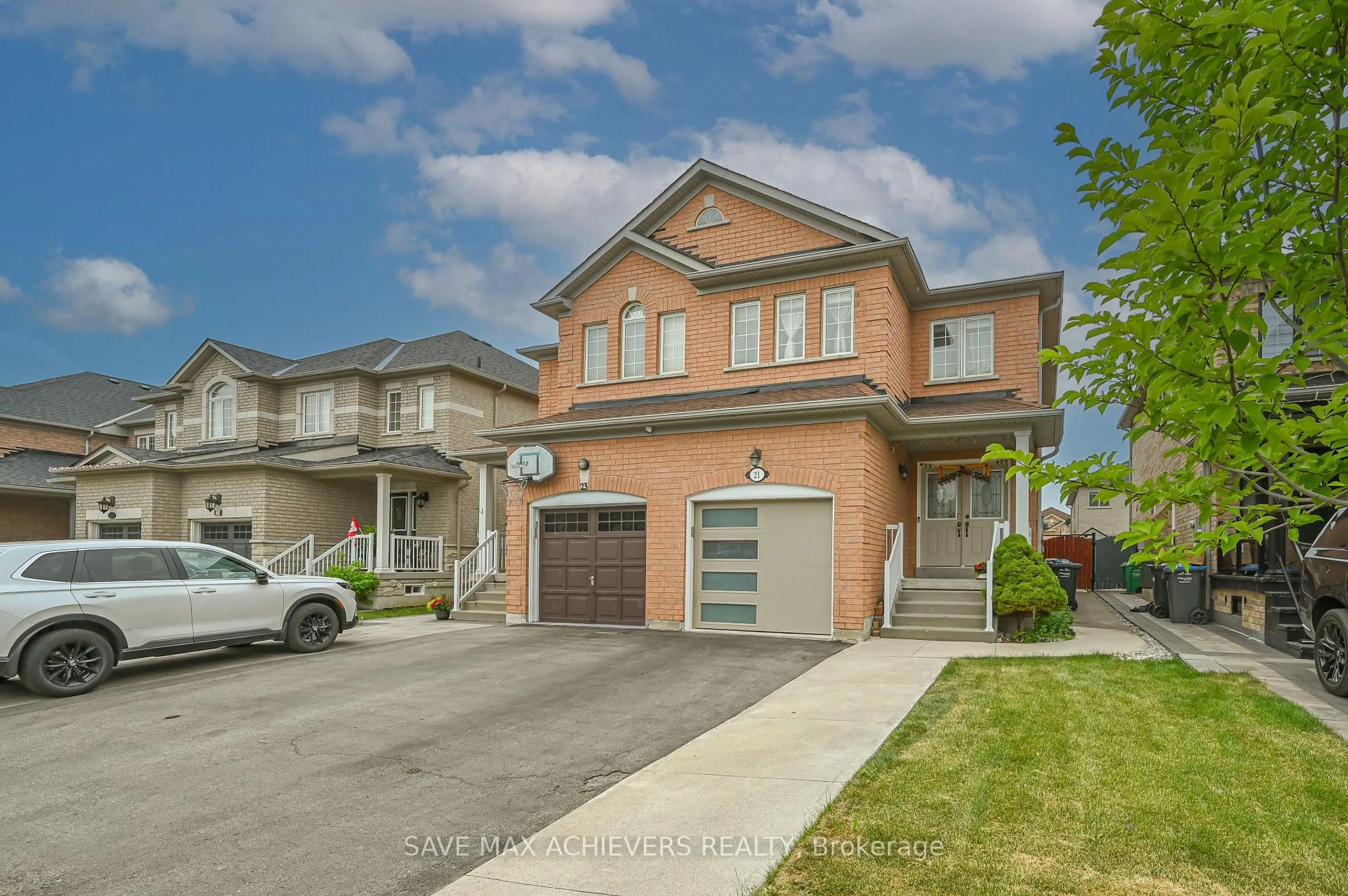 Home with brick exterior material, street for 21 Riverplace Cres, Brampton Ontario L6P 2N2