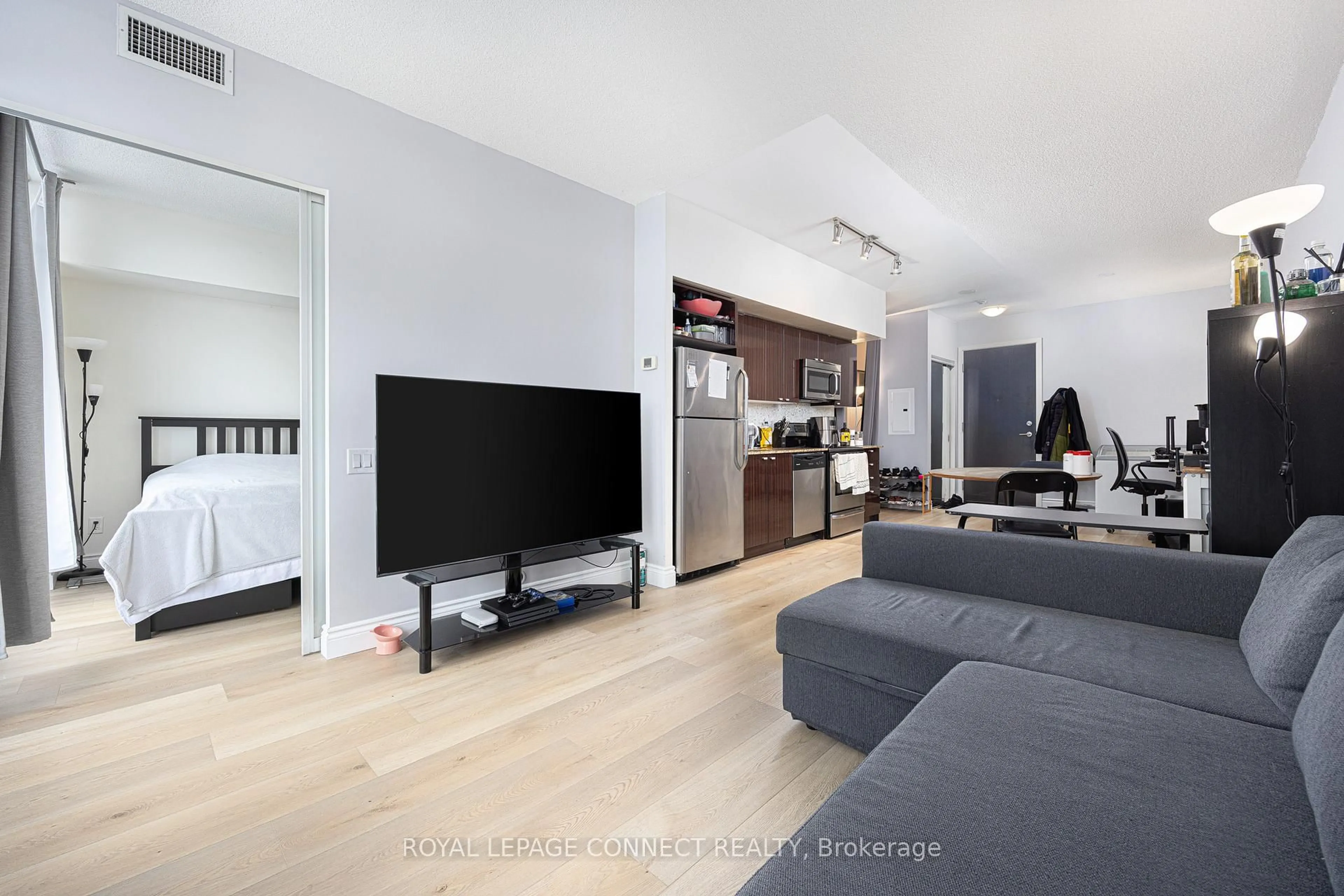 Living room with furniture, unknown for 105 The Queensway #1215, Toronto Ontario M6S 5B5
