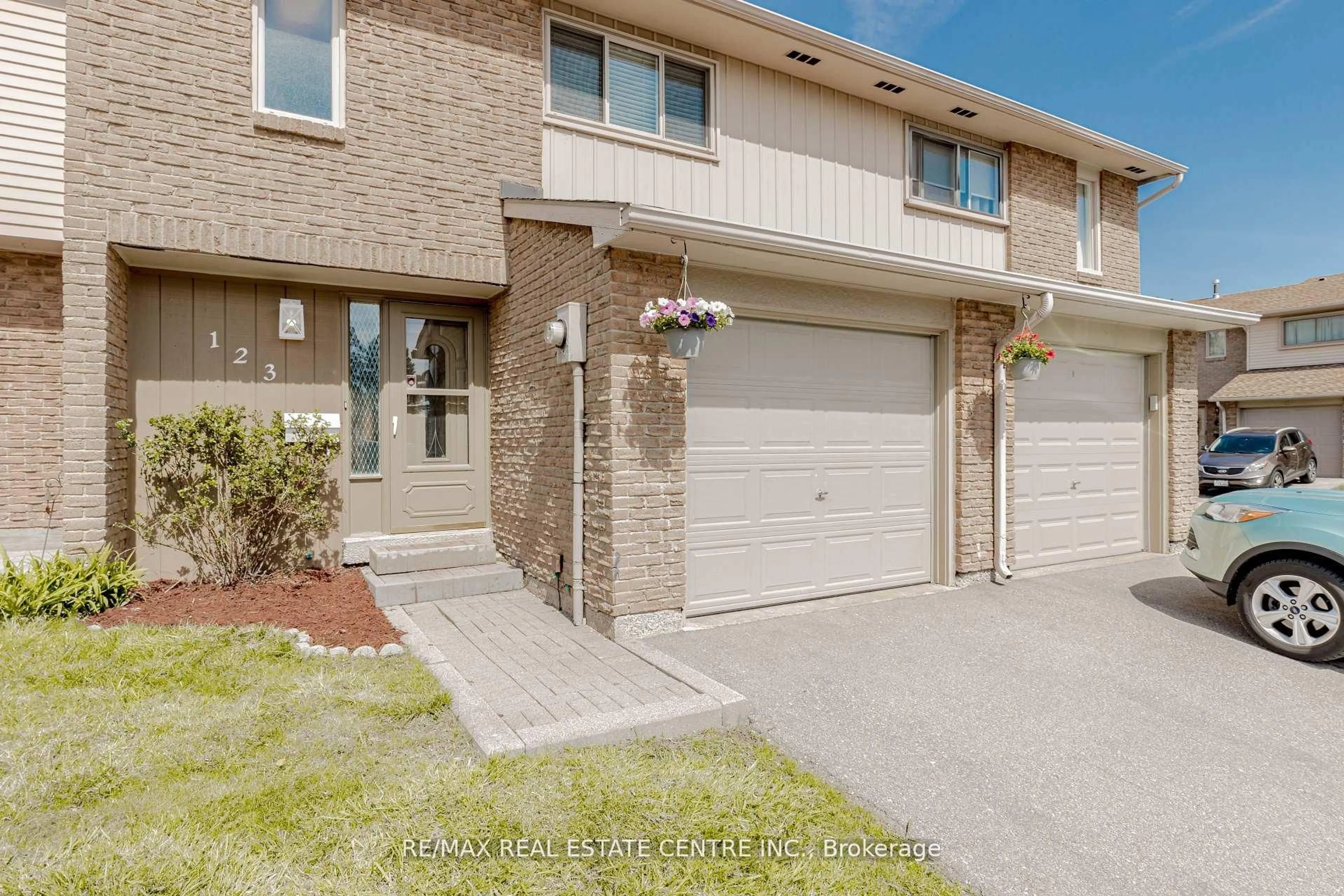 Unknown for 1526 Lancaster Dr #123, Oakville Ontario L6H 2Z2
