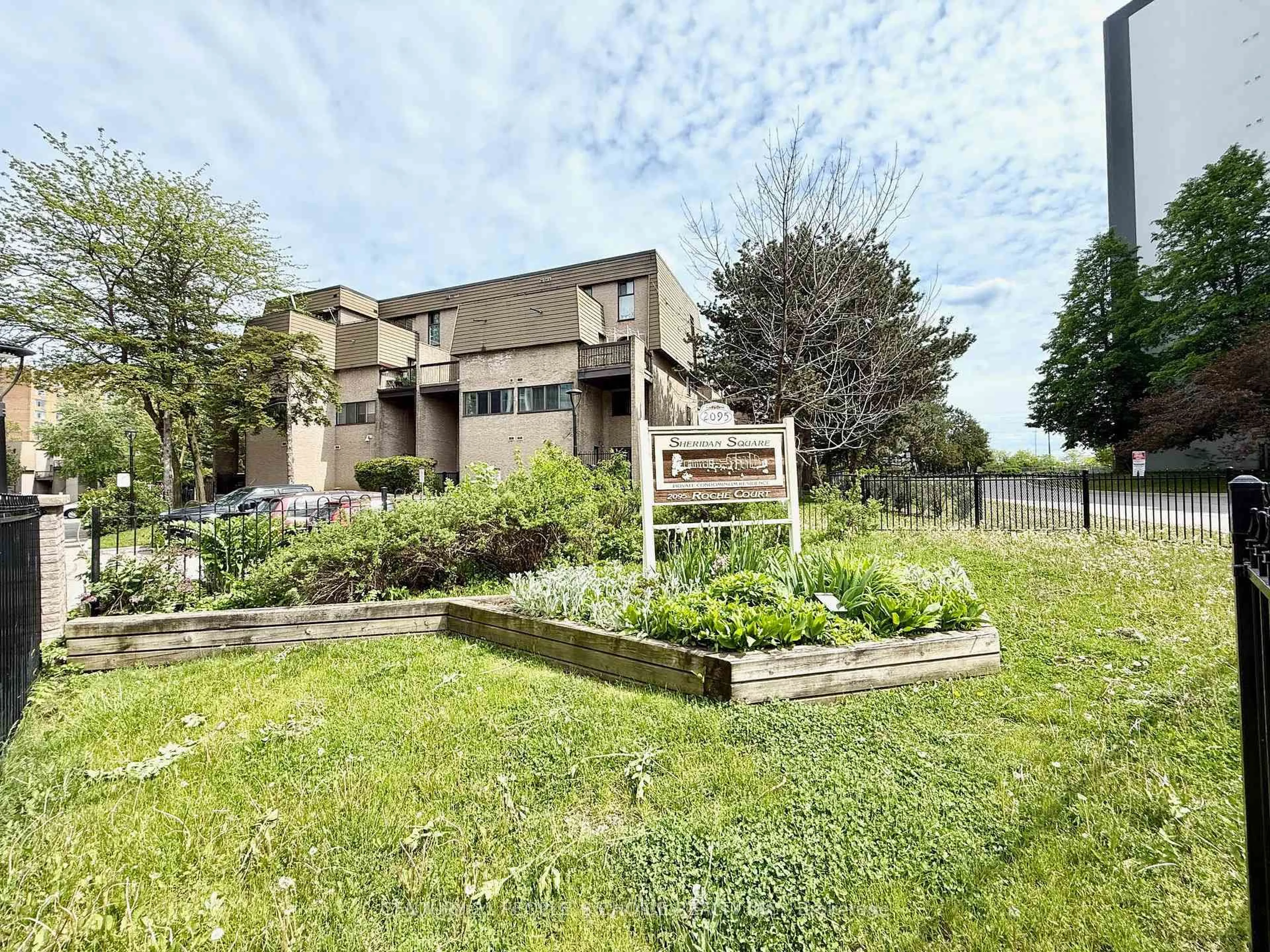 Unknown for 2095 Roche Crt #216, Mississauga Ontario L5K 2C8