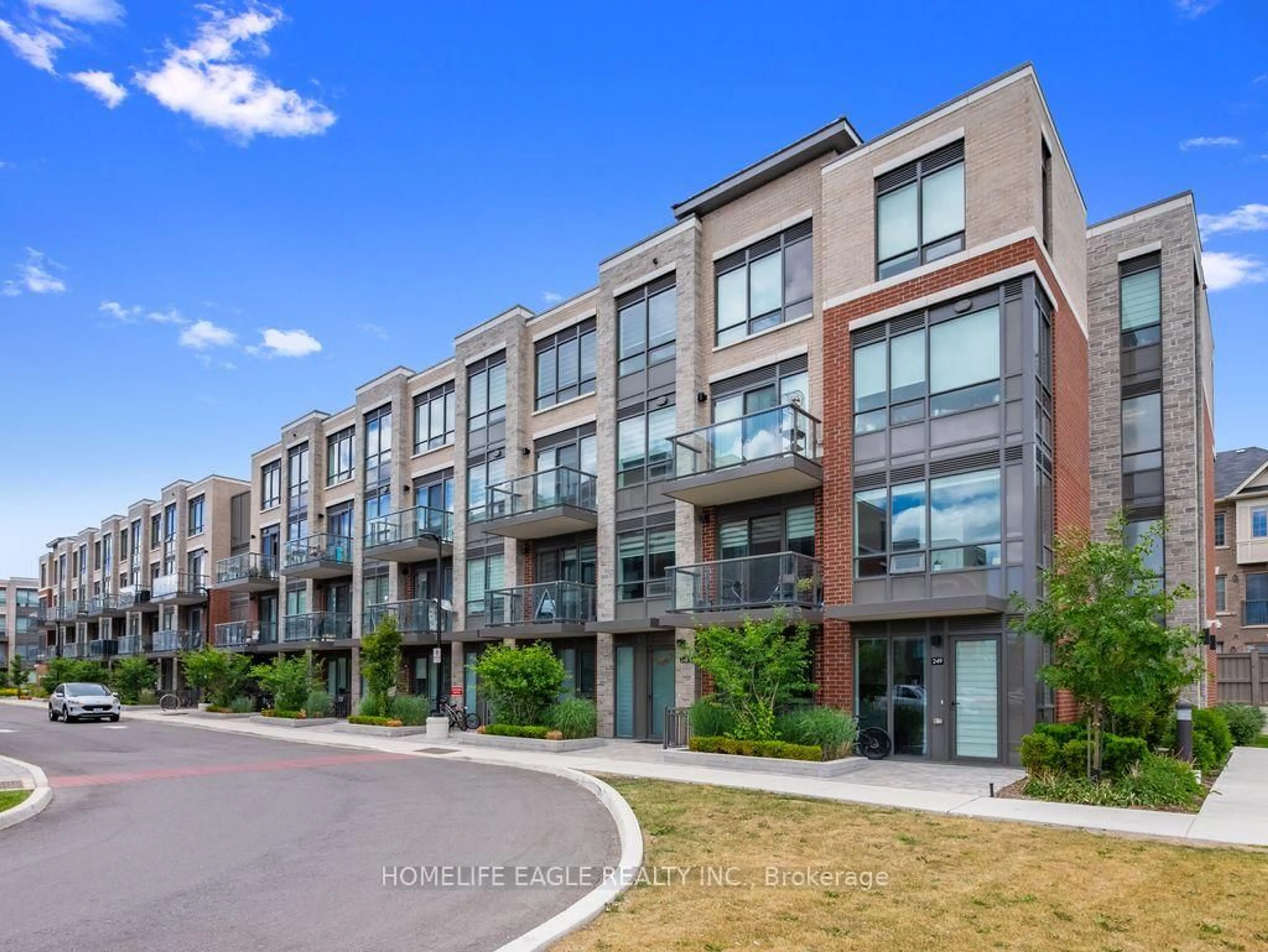 Home with brick exterior material, street for 75 Attmar Dr #346, Brampton Ontario L6P 0Y6