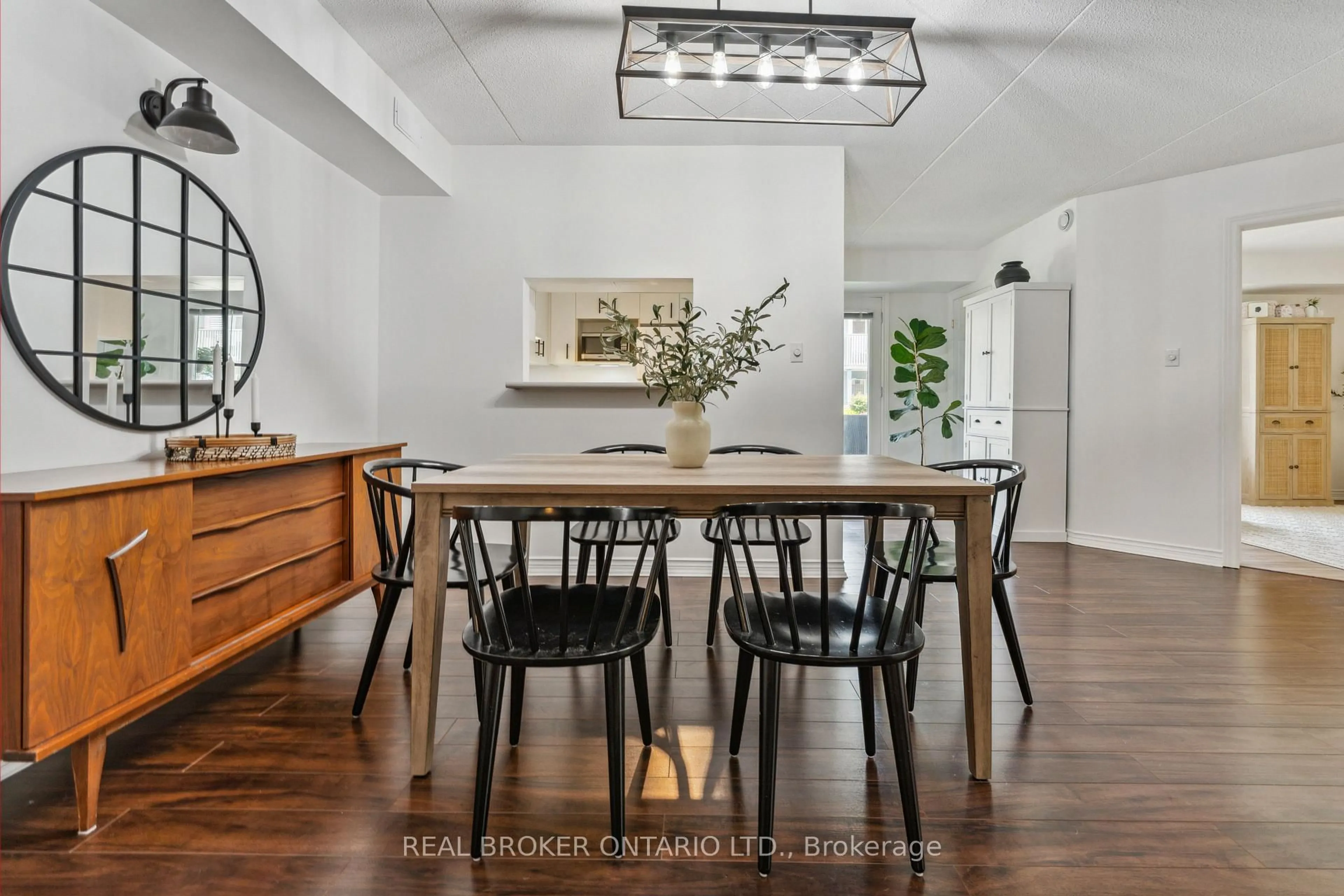 Dining room, unknown for 2010 Cleaver Ave #101, Burlington Ontario L7M 4C1