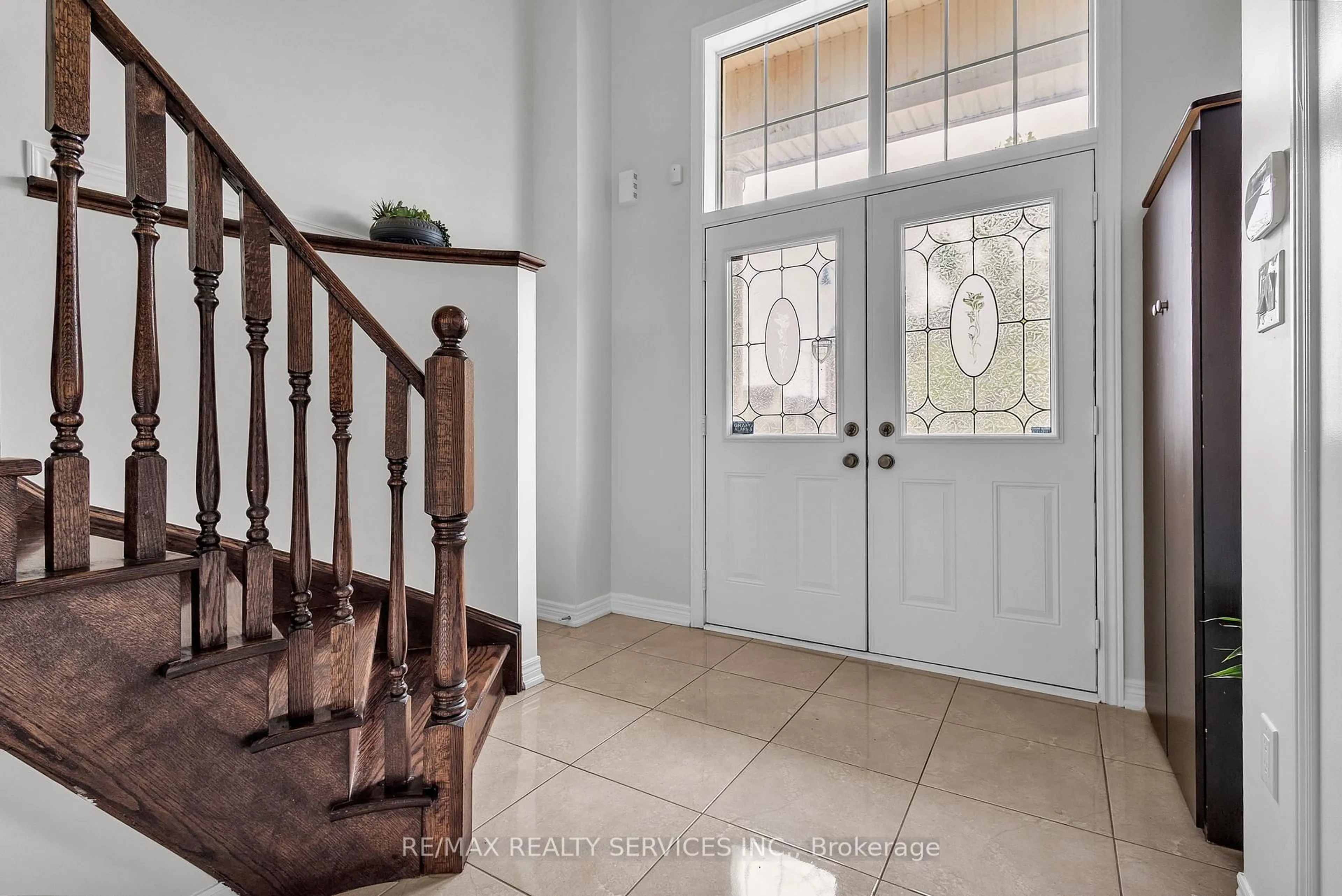 Indoor entryway for 62 Masken Circ, Brampton Ontario L7A 0G4