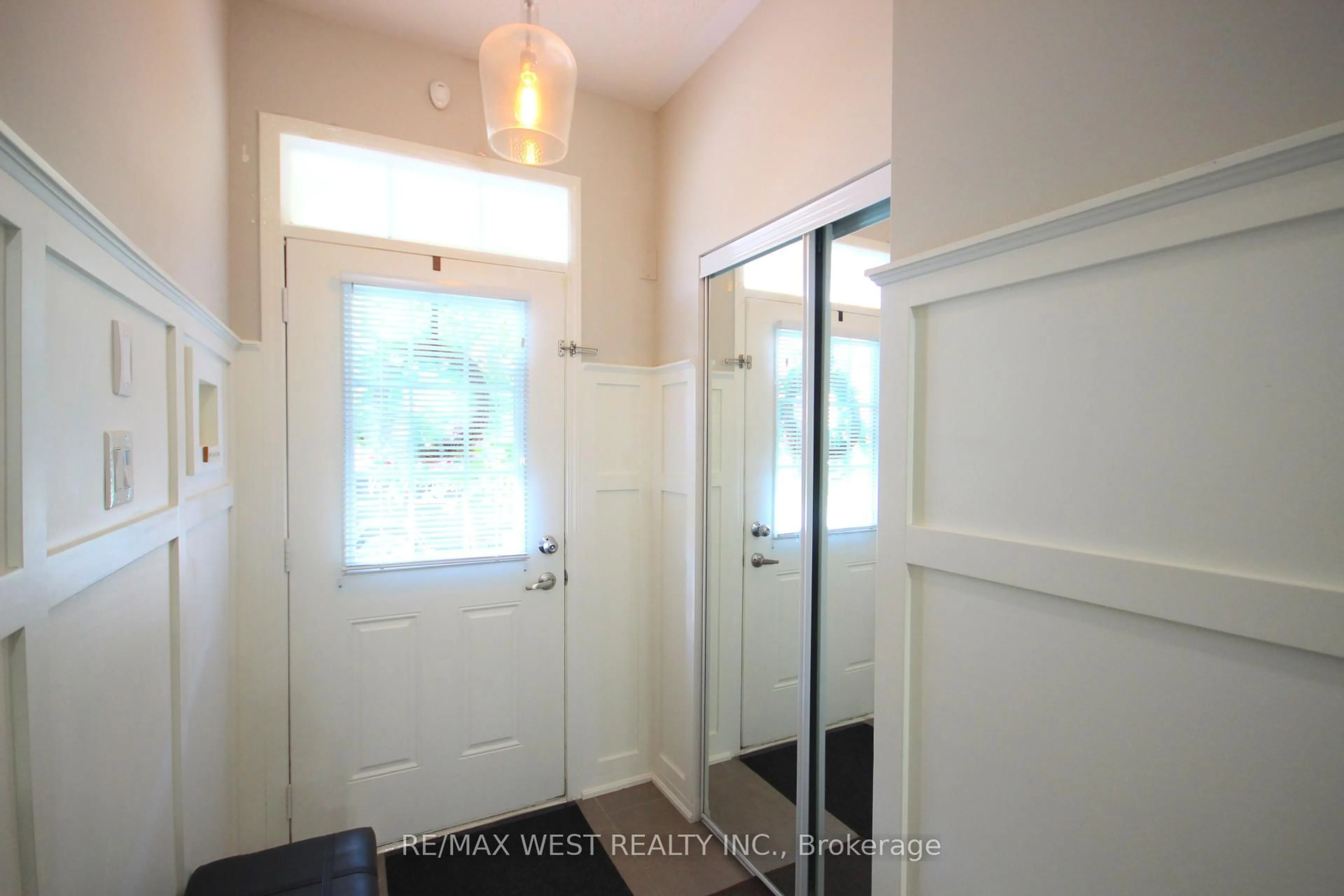 Indoor entryway for 57 Utopia Way, Brampton Ontario L6P 0X1