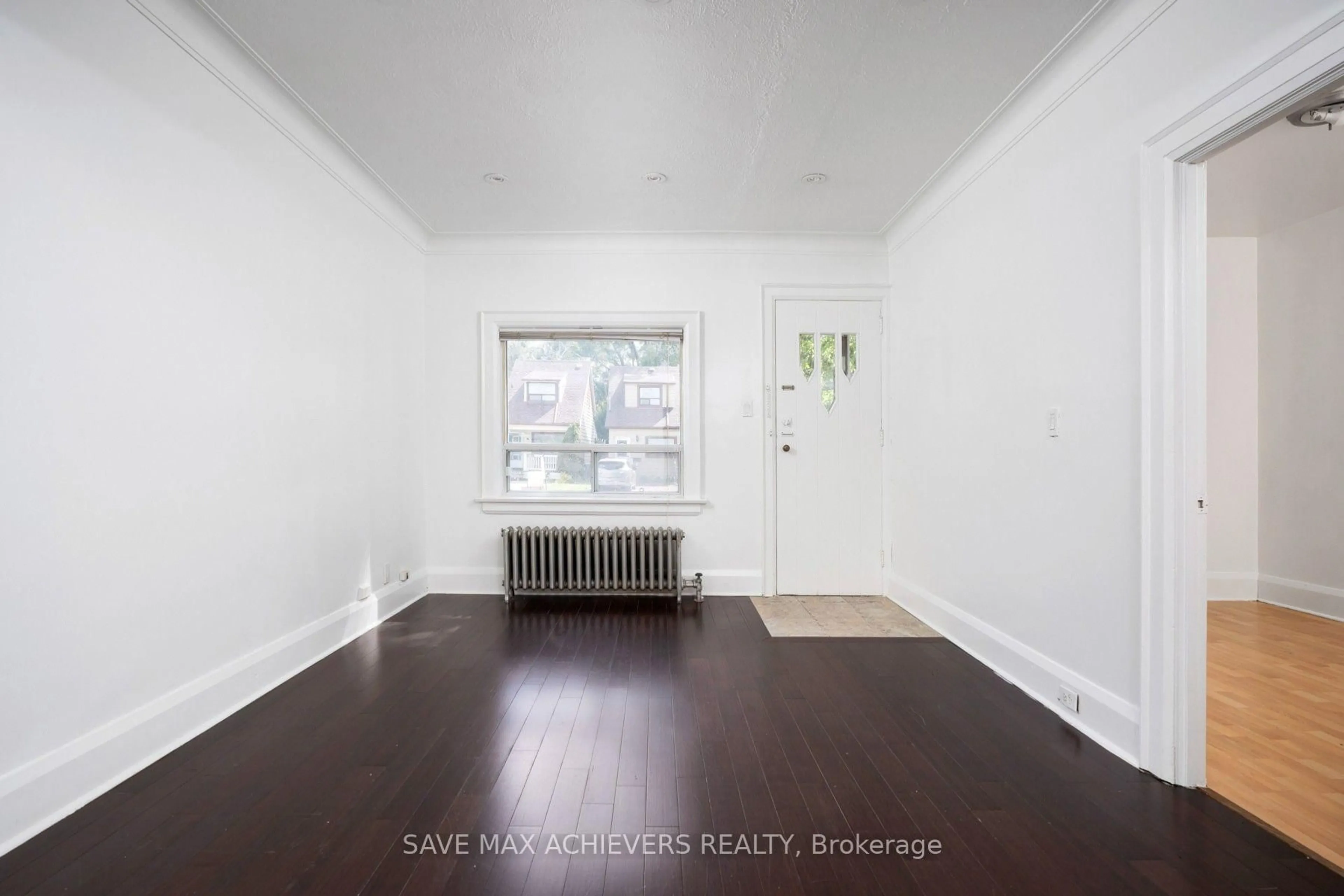 A pic of a room for 54 Harold St, Toronto Ontario M8Z 3R3