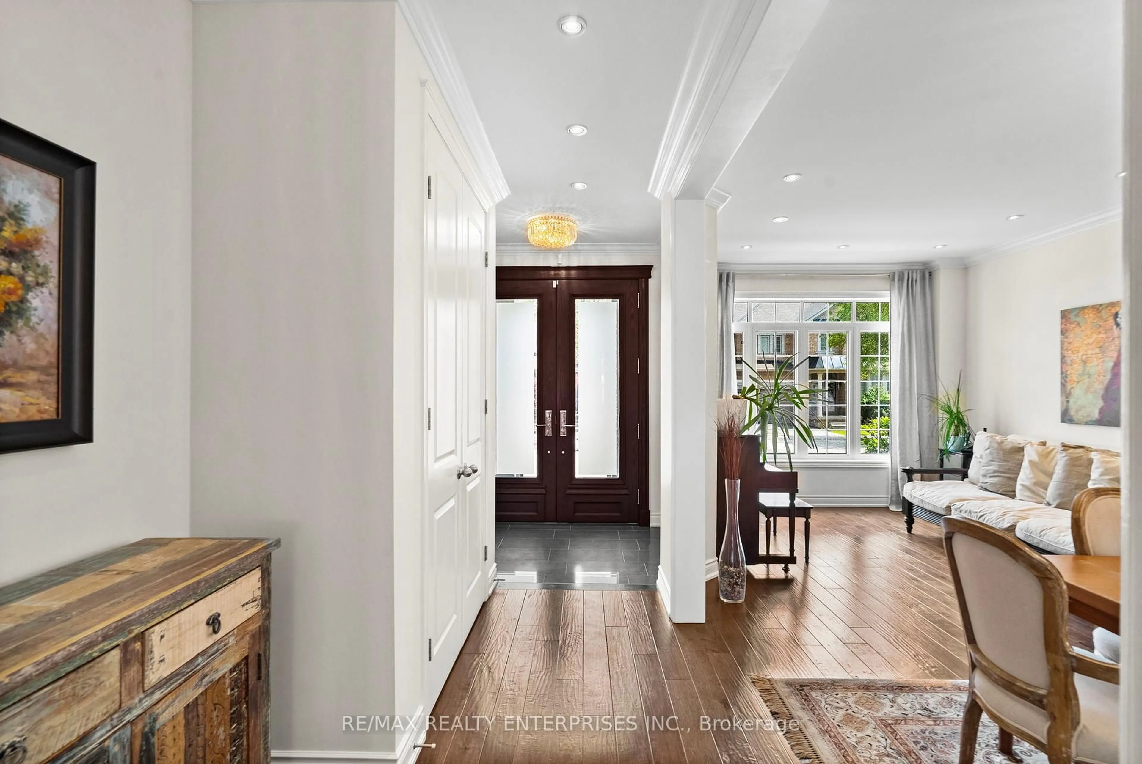 Indoor entryway for 3243 Larry Cres, Oakville Ontario L6M 0S8