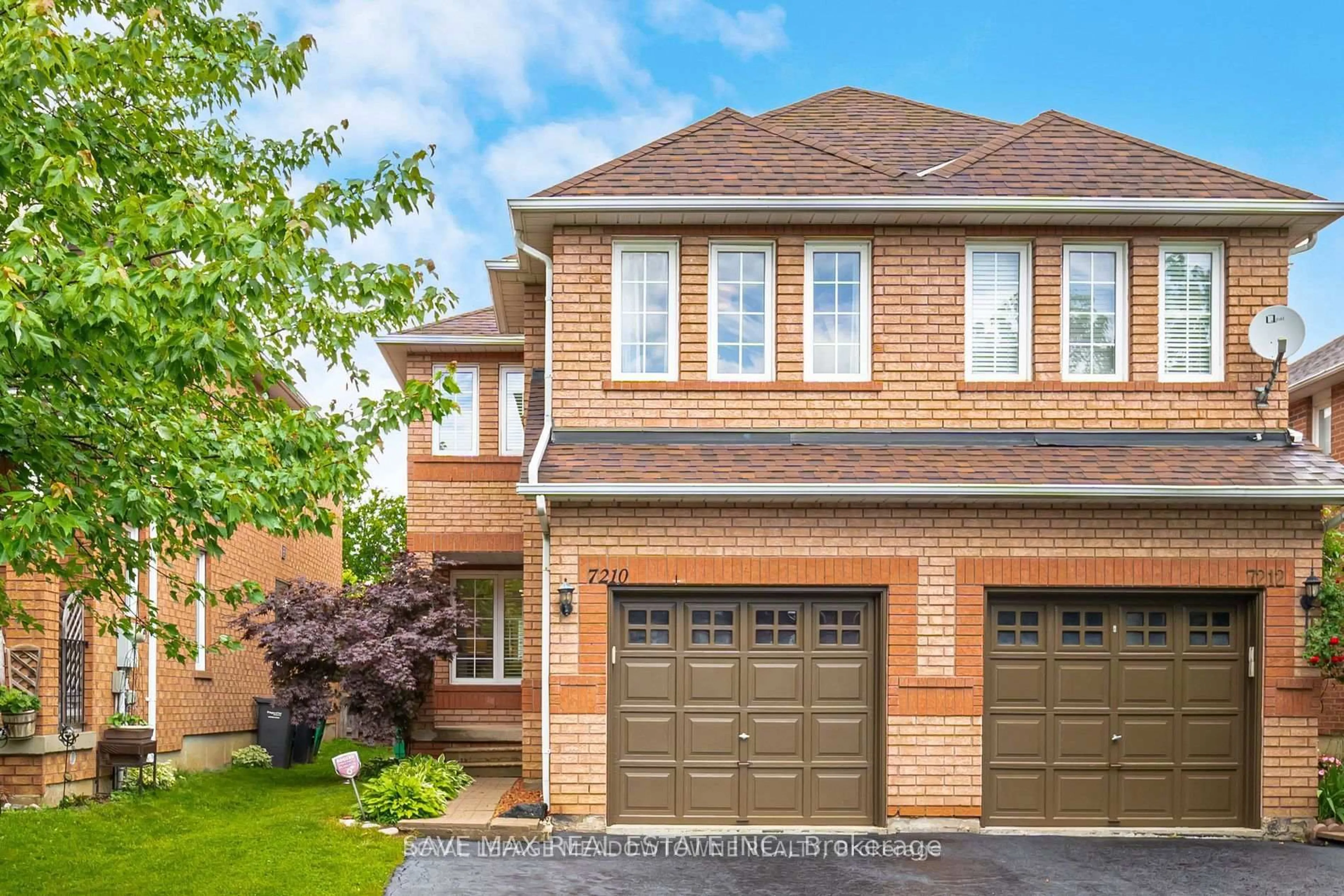 Home with brick exterior material, street for 7210 Waldorf Way, Mississauga Ontario L5N 7P8