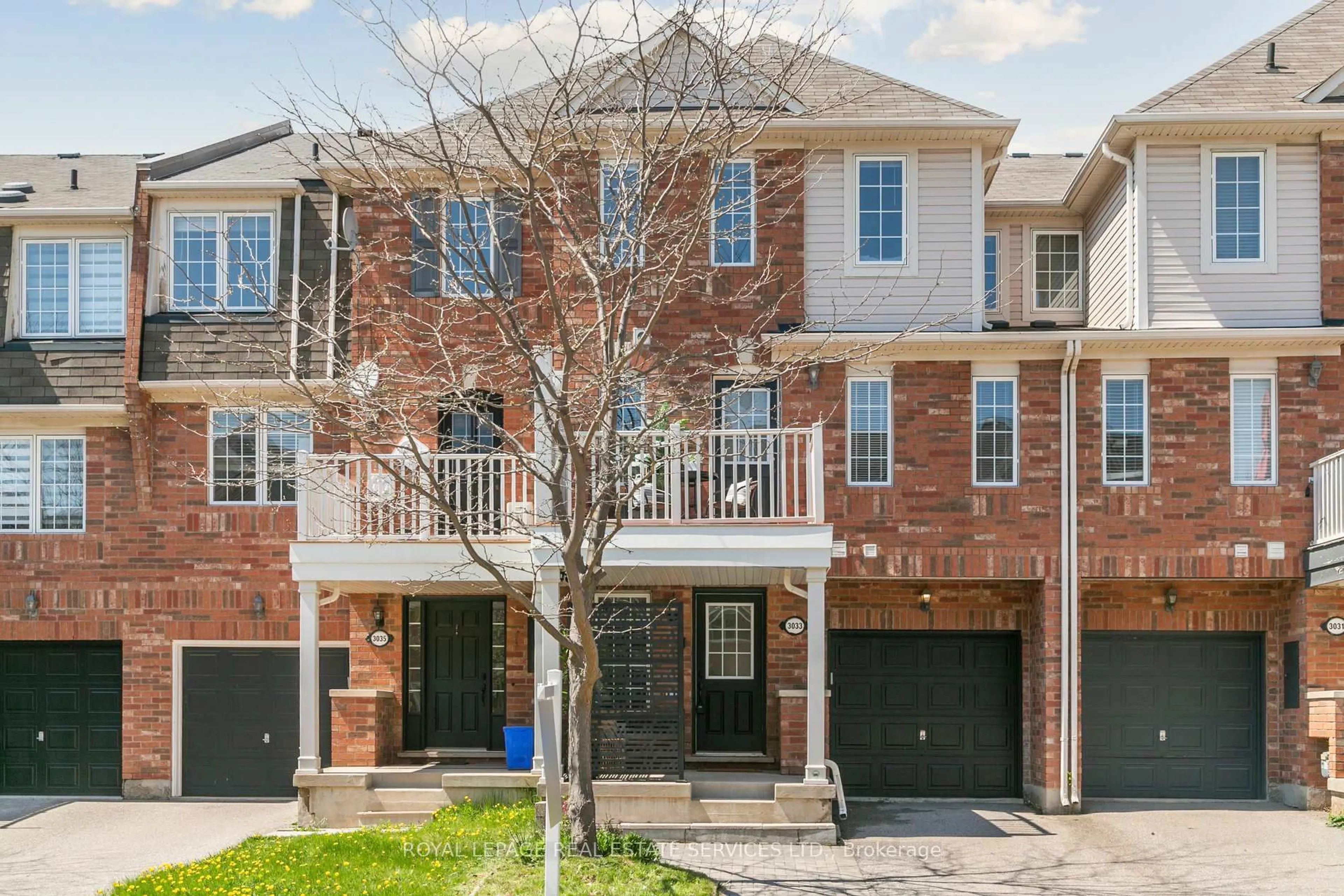Home with brick exterior material, street for 3033 Drumloch Ave, Oakville Ontario L6M 5H9