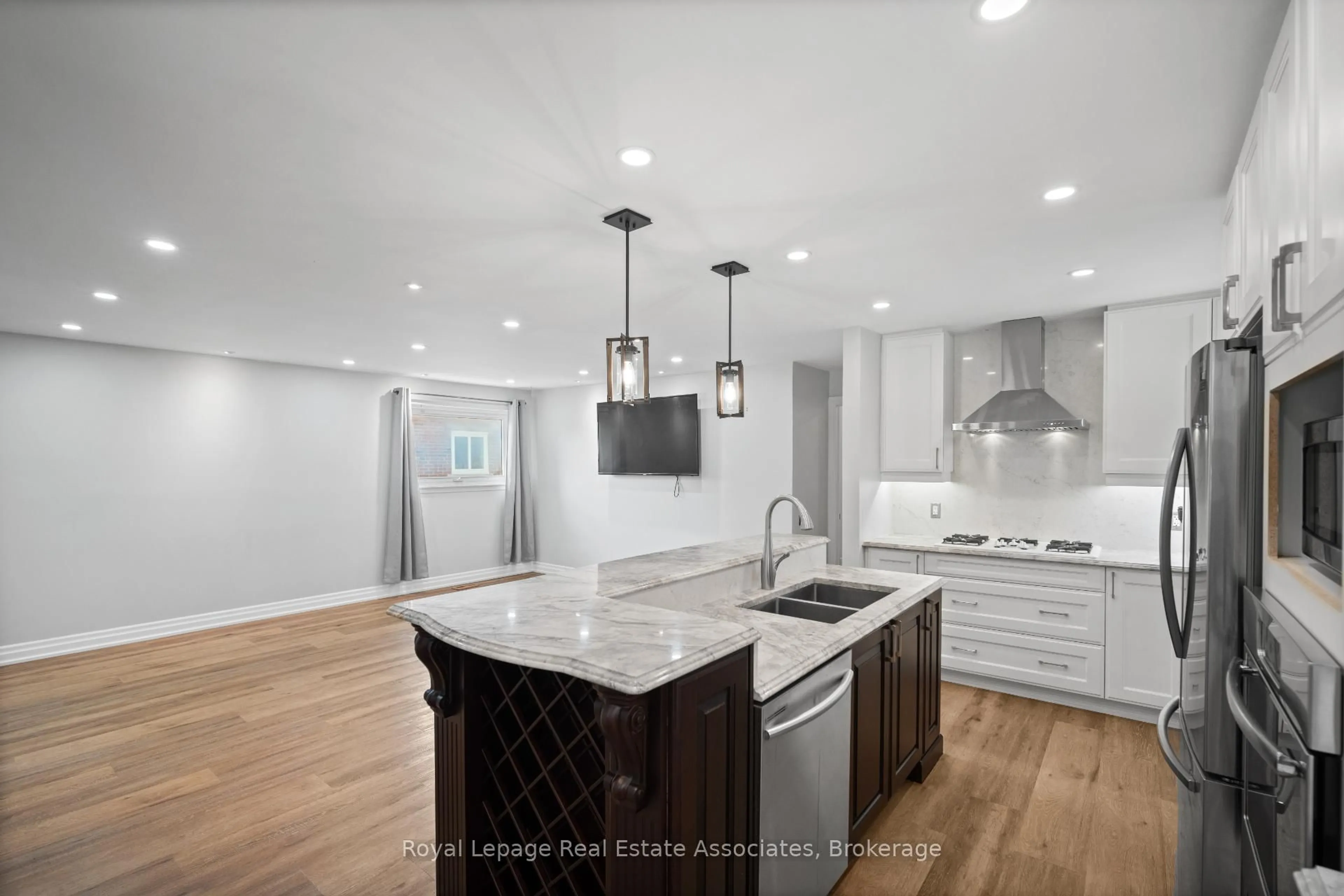 Open concept kitchen, unknown for 168 Tidey Ave, Halton Hills Ontario L7J 1V6